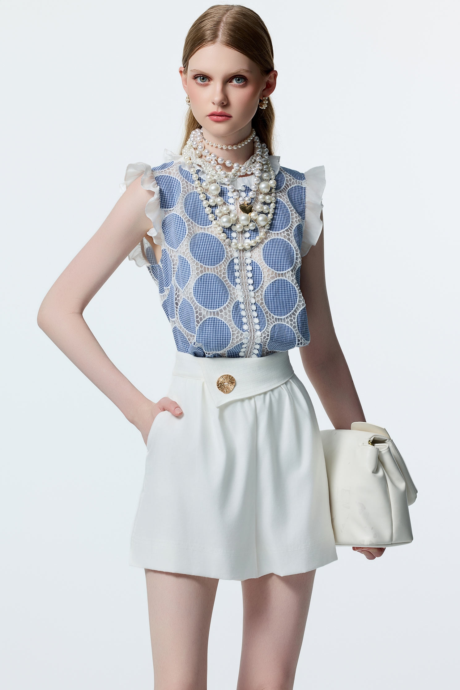 綴年輪飾釦短褲綴年輪飾釦短褲,白色短褲,白色褲子,短褲,秋冬穿搭