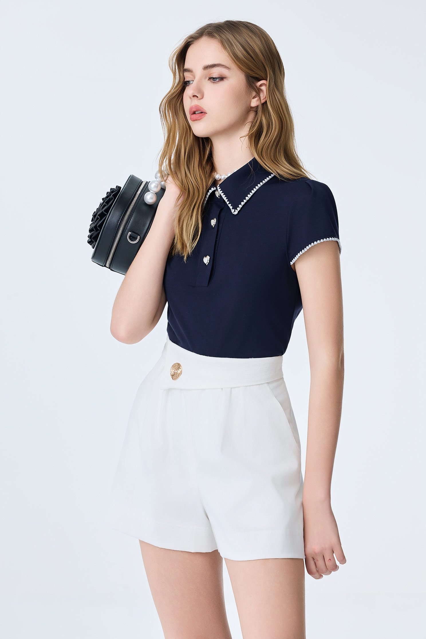 綴年輪飾釦短褲綴年輪飾釦短褲,白色短褲,白色褲子,短褲,秋冬穿搭