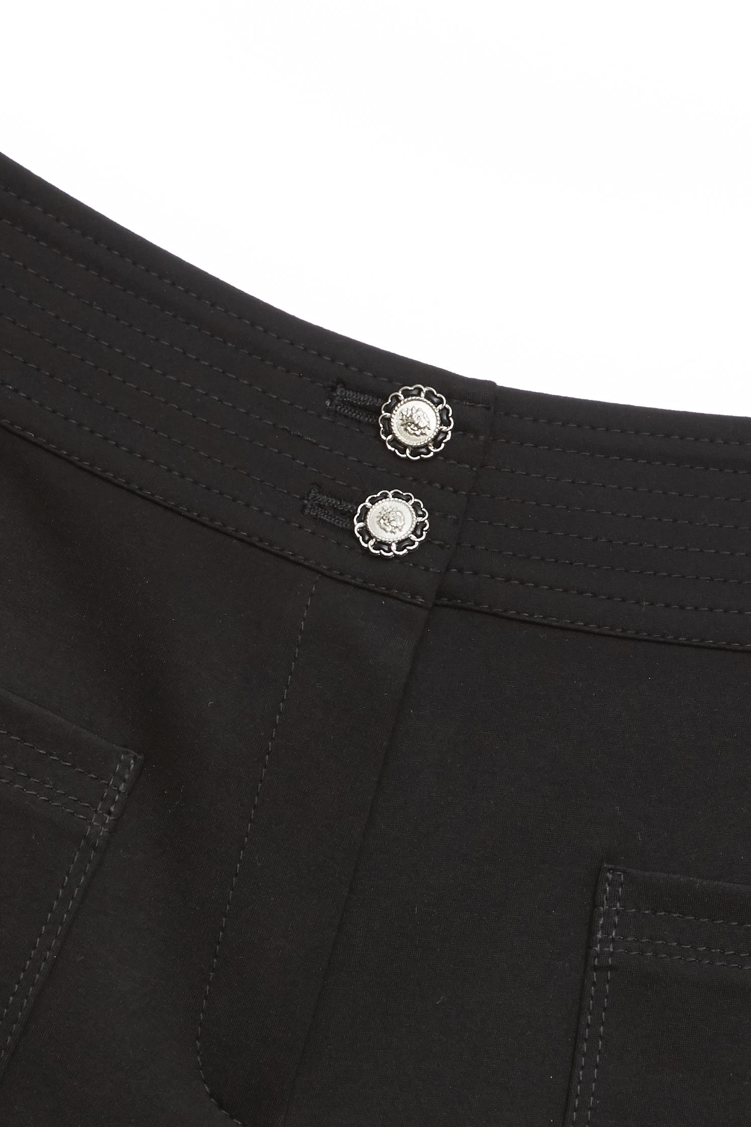 極致黑彈性壓線裝飾短褲極致黑彈性壓線裝飾短褲,春夏穿搭,短褲,輕奢度假,輕奢渡假