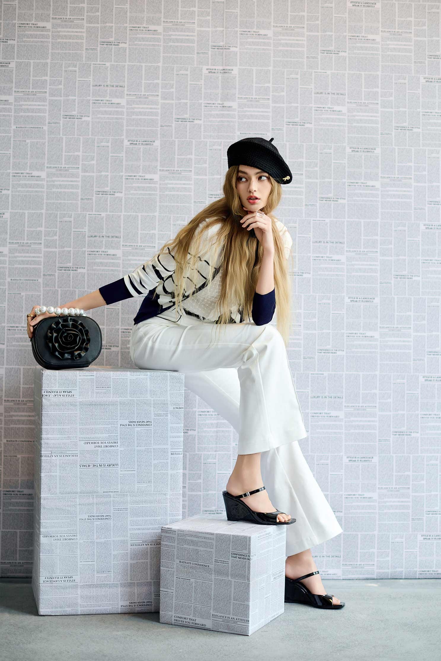 造型褲耳喇叭褲造型褲耳喇叭褲,上班OL穿搭,喇叭褲,春夏穿搭,時髦成套搭配,白色褲子,褲子