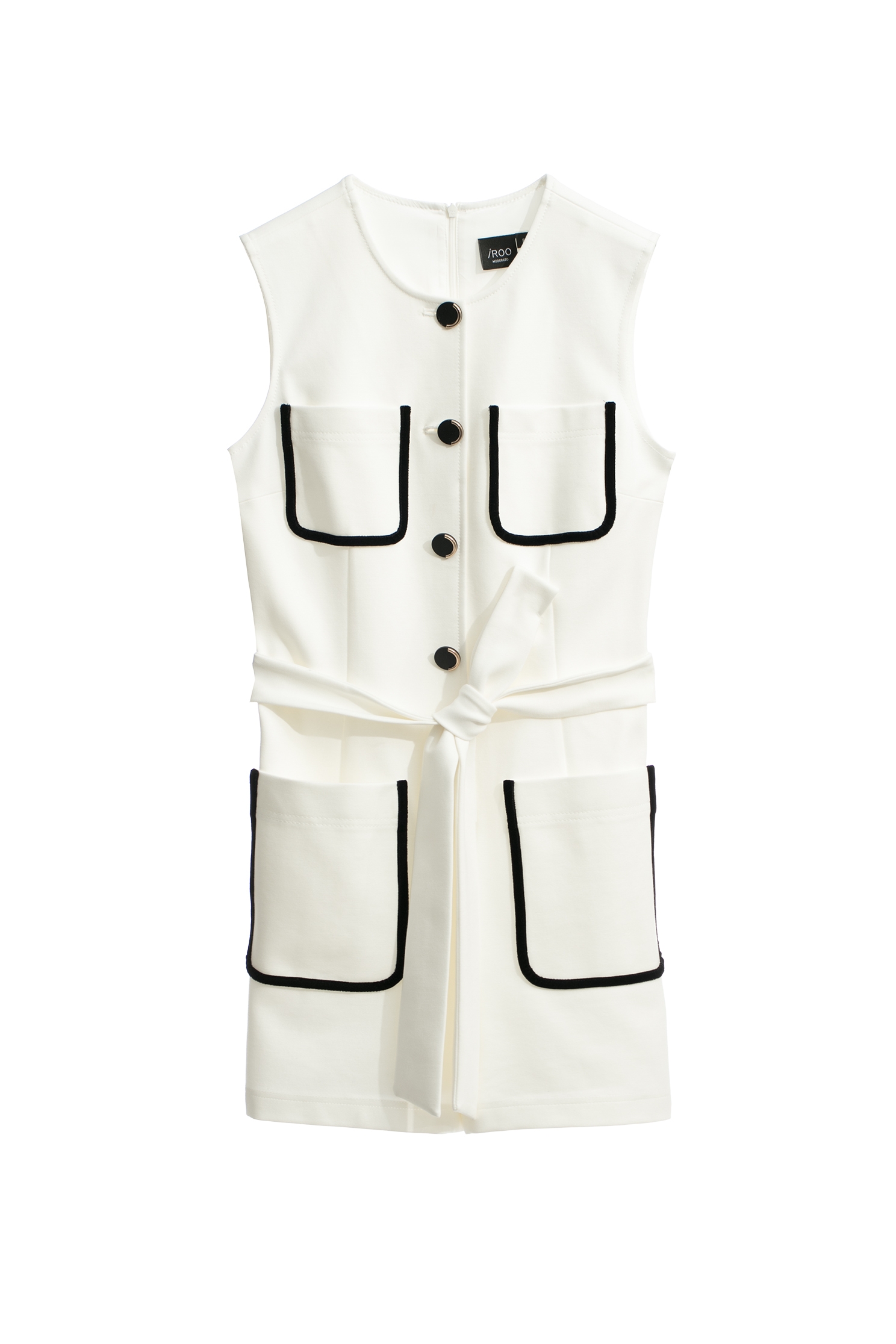 精緻黑邊雙貼袋連身短褲精緻黑邊雙貼袋連身短褲,白色褲子,秋冬穿搭,褲子,連身褲