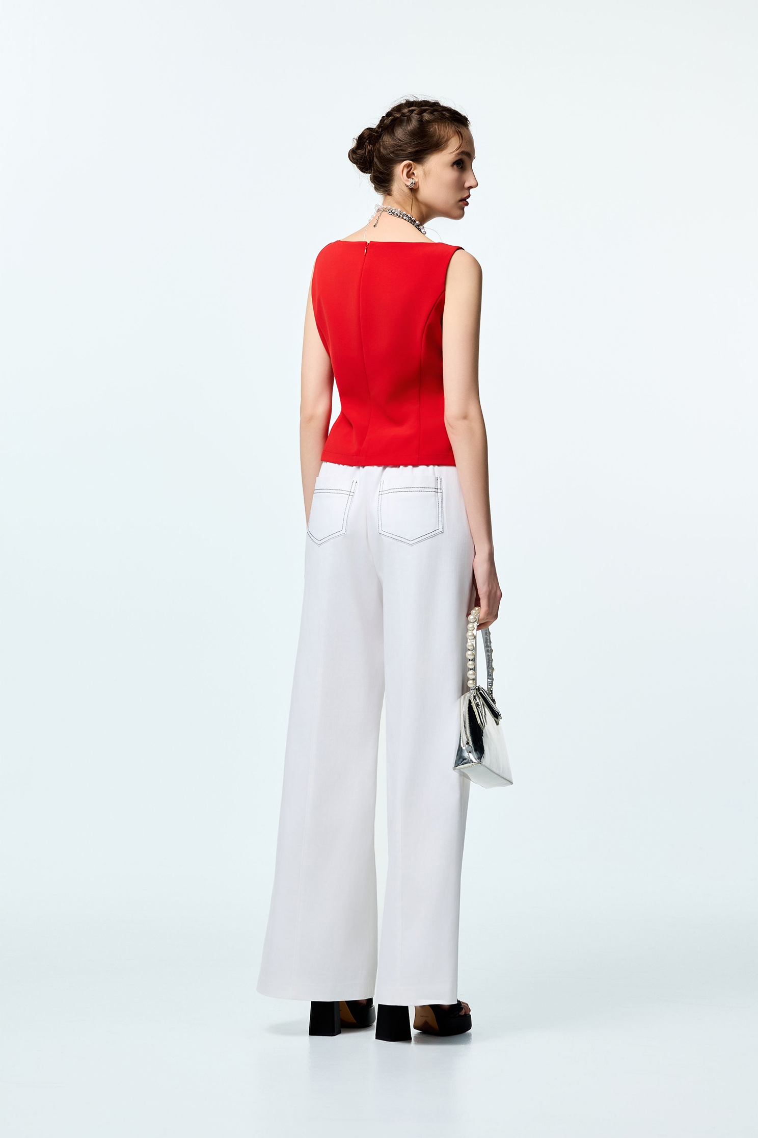 跳色壓線造型闊腿褲跳色壓線造型闊腿褲,上班OL穿搭,人氣商品,寬褲,春夏穿搭,白色褲子,褲子,輕奢度假,輕奢渡假,長褲