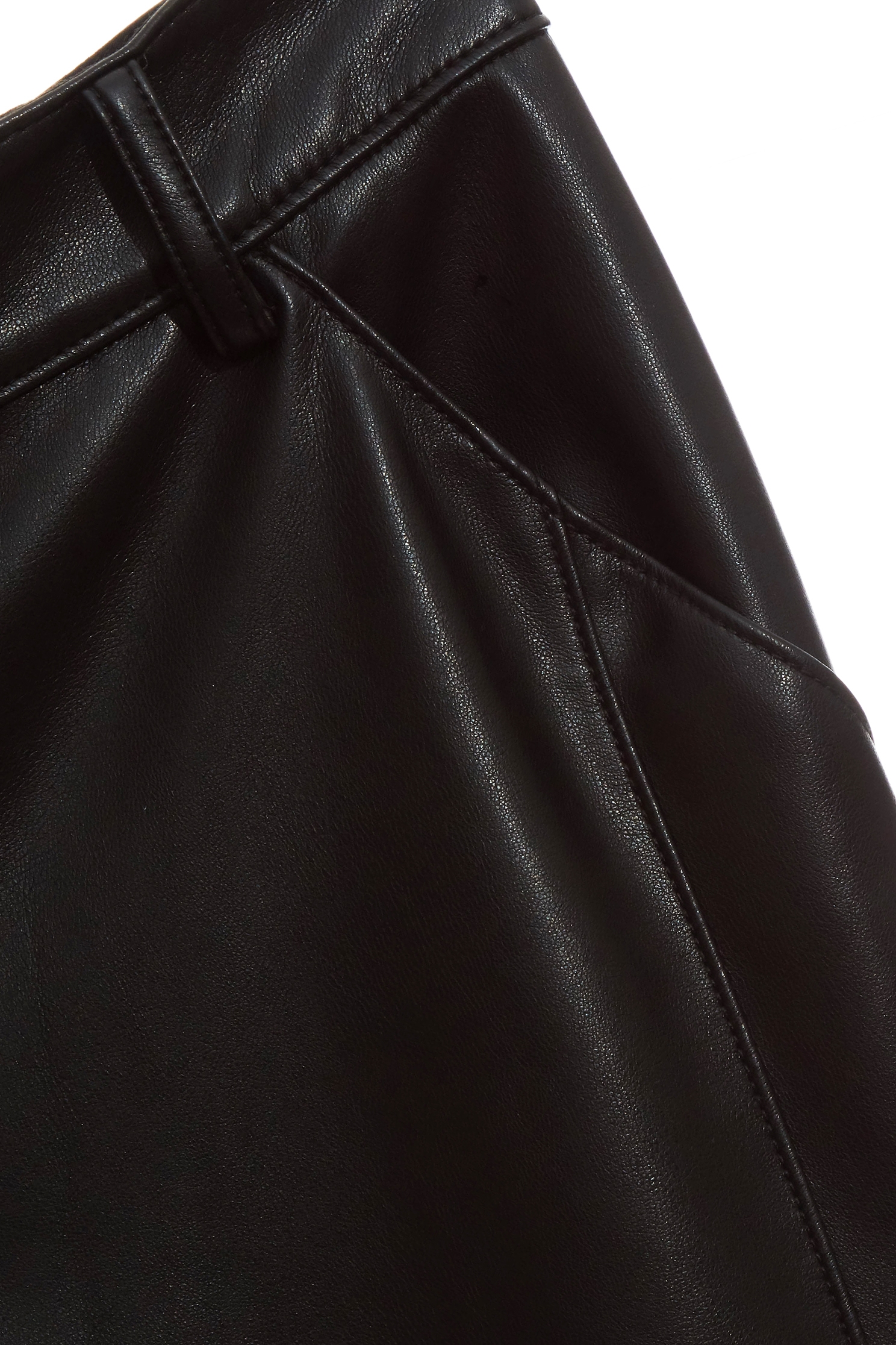 仿皮革9分微喇叭褲仿皮革9分微喇叭褲,寬褲,皮革,秋冬穿搭,褲子,黑色褲子