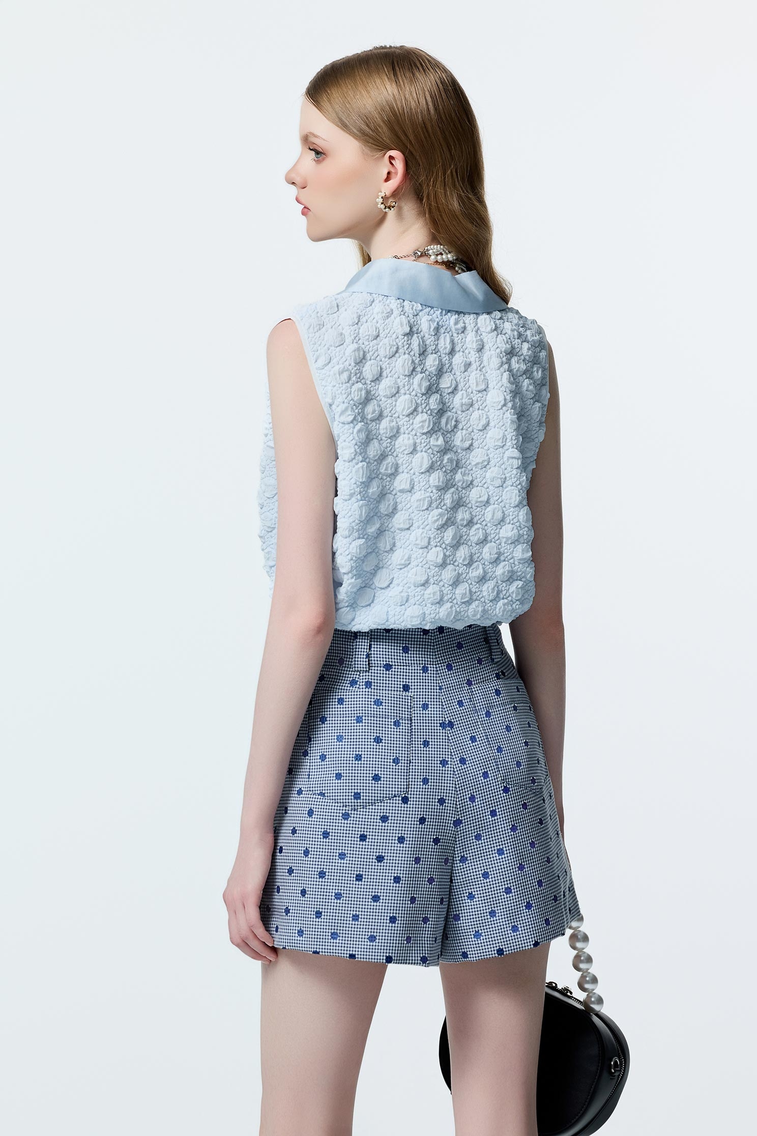 水手藍簍空點點短褲水手藍簍空點點短褲,上班OL穿搭,時髦成套搭配,格紋,波點,短褲,秋冬穿搭