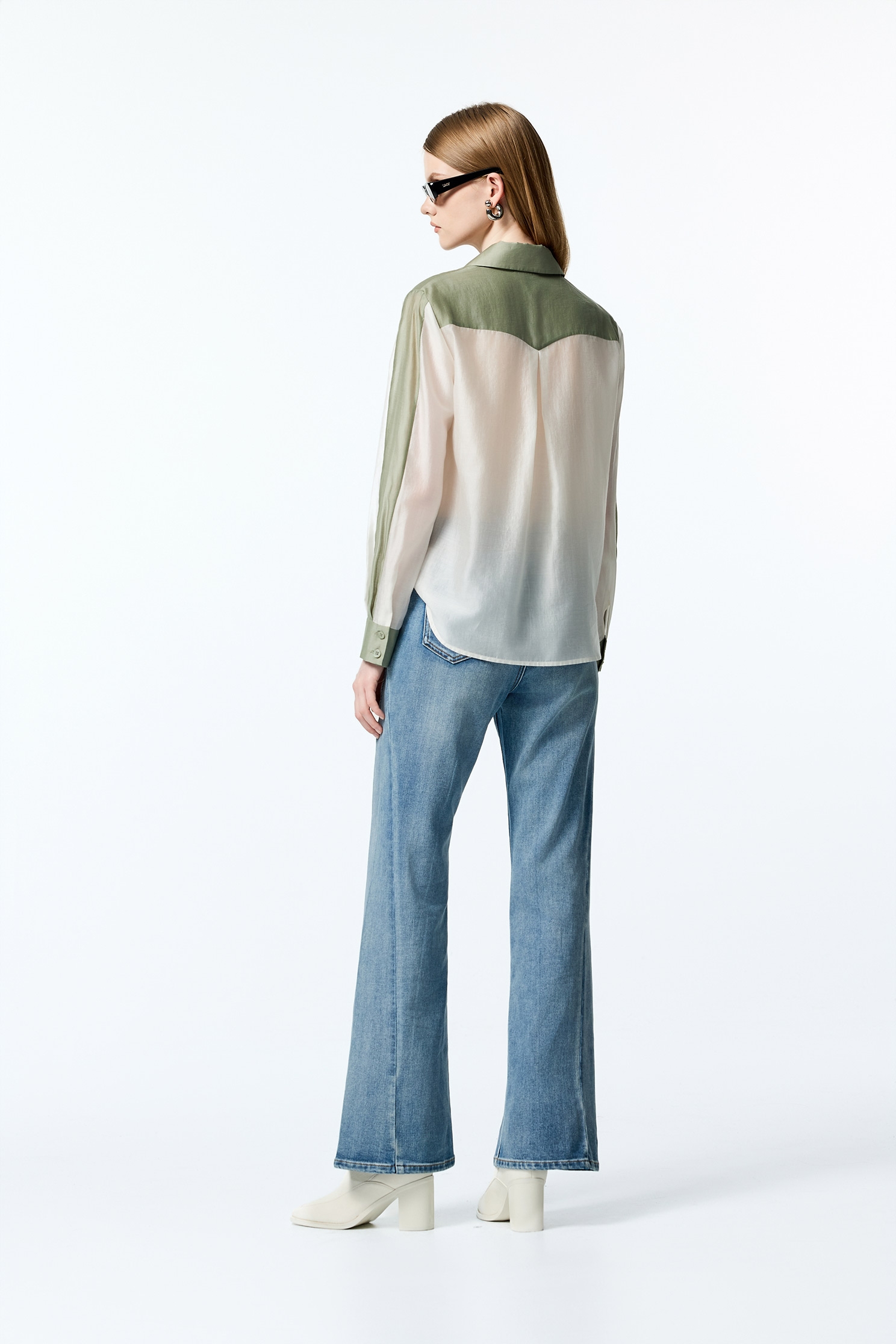 綴鍊飾合身直筒牛仔褲綴鍊飾合身直筒牛仔褲,上班OL穿搭,丹寧,牛仔,牛仔褲,秋冬穿搭,約會特輯