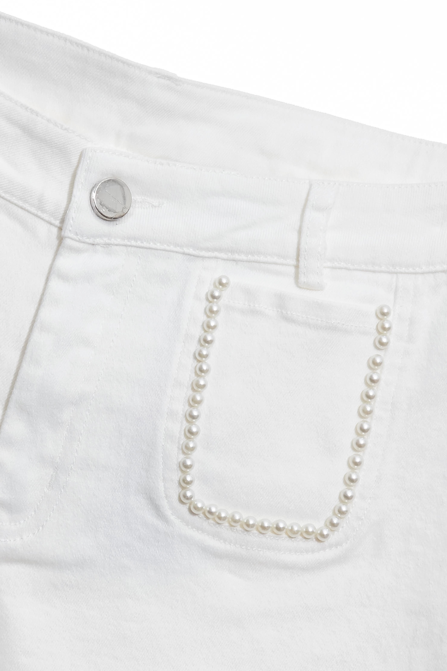 白奎色珍珠口袋牛仔褲白奎色珍珠口袋牛仔褲,上班OL穿搭,丹寧,牛仔,牛仔褲,珍珠,白色褲子,秋冬穿搭,約會特輯,純棉