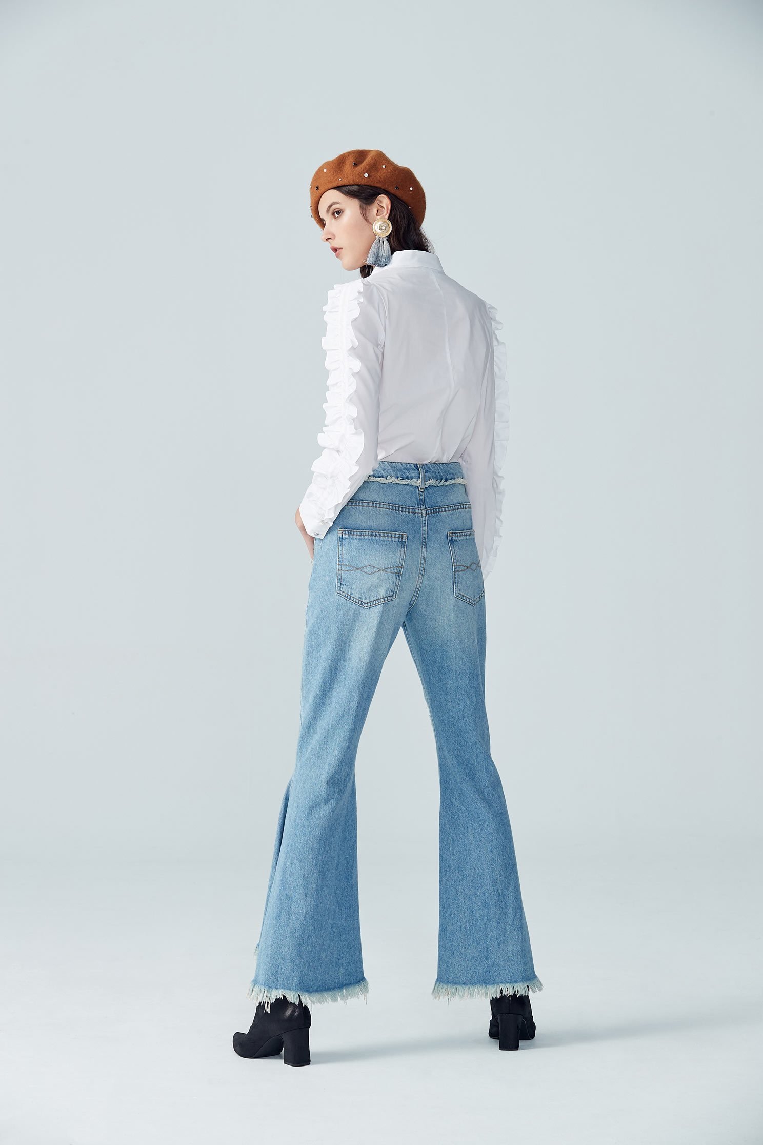Irregular destruction of jeans,tanning,bellbottomjeans,cowboy,jeans,sdenimtrousers,pants,pants
