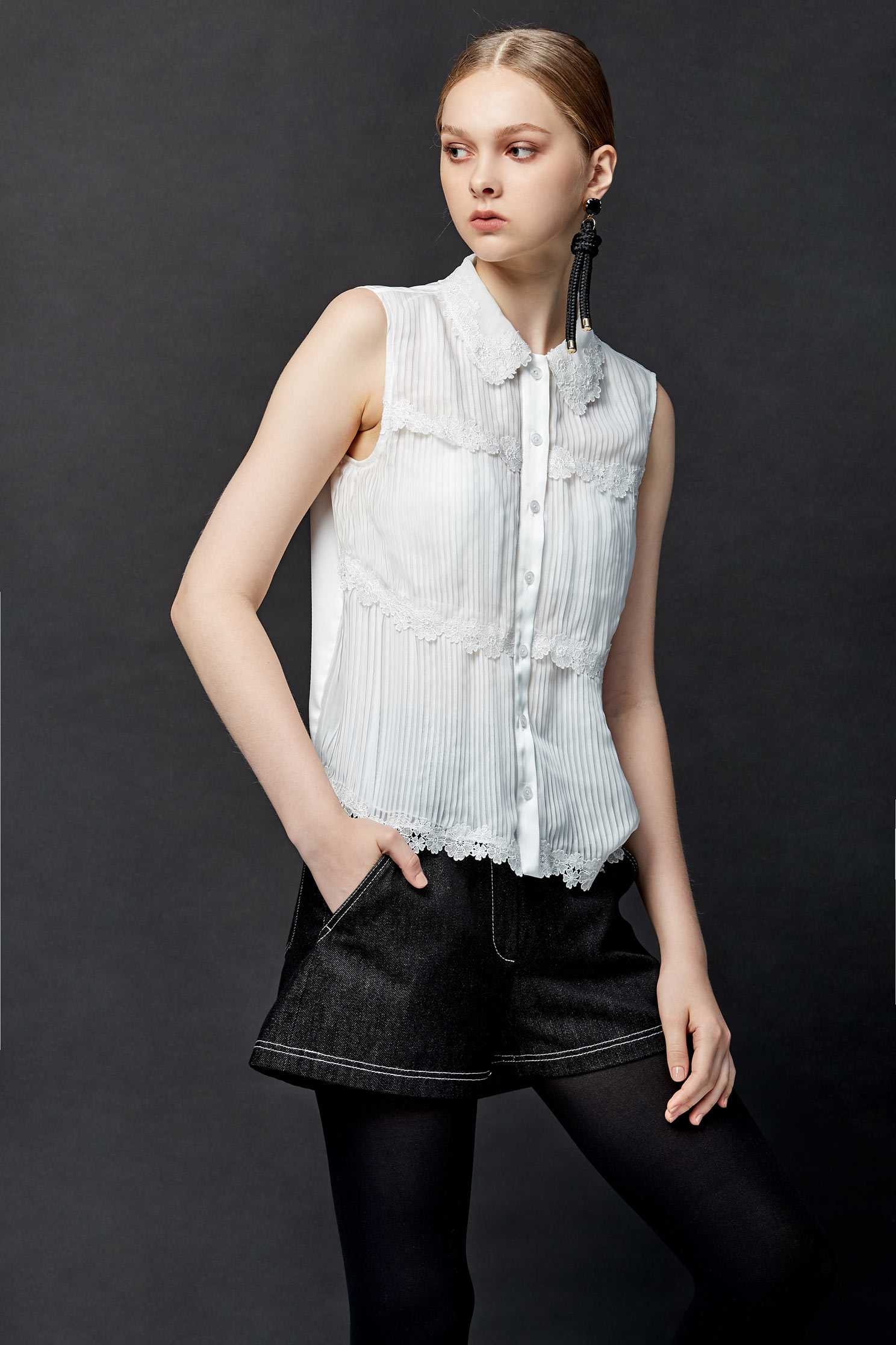Neat white ditch denim short,Tanning,cowboy,Women's denim shorts,Jeans,Shorts,embroidered,Black jeans,黑色褲子