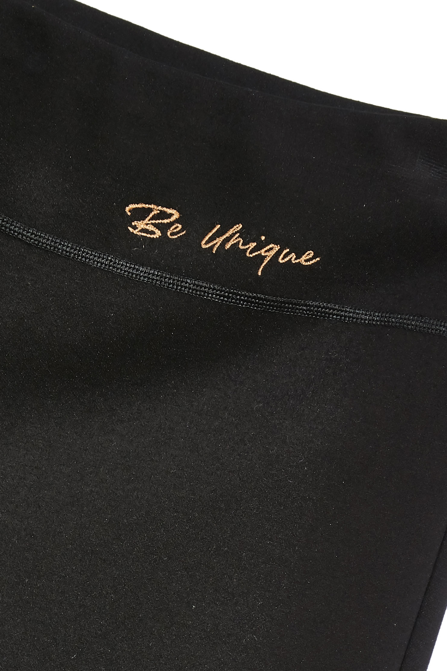 極致黑造型合身九分長褲極致黑造型合身九分長褲,秋冬穿搭,窄管褲,繡花,褲子,黑色褲子