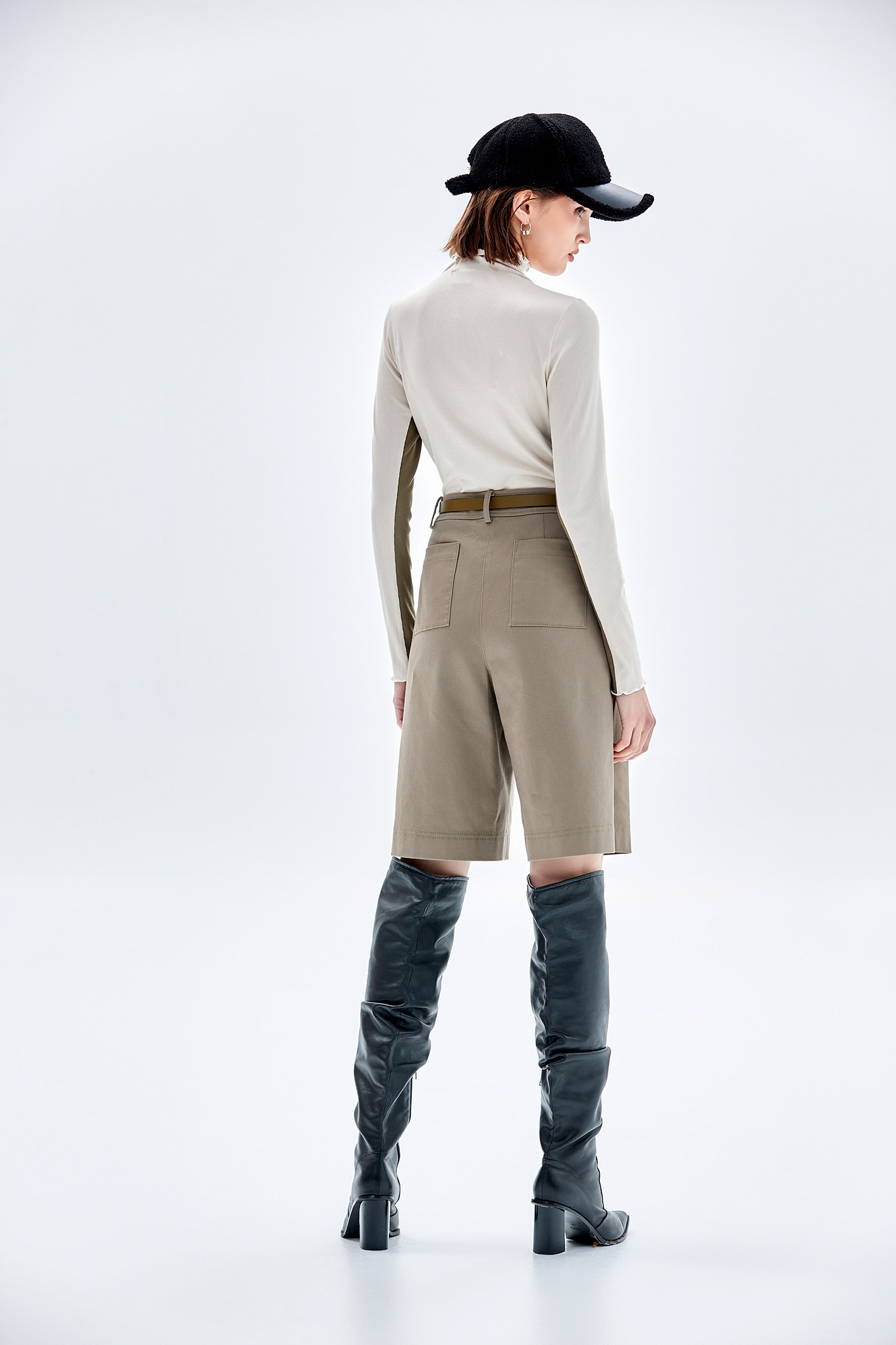 月見草色工裝造型褲月見草色工裝造型褲,短褲,秋冬穿搭,褲子