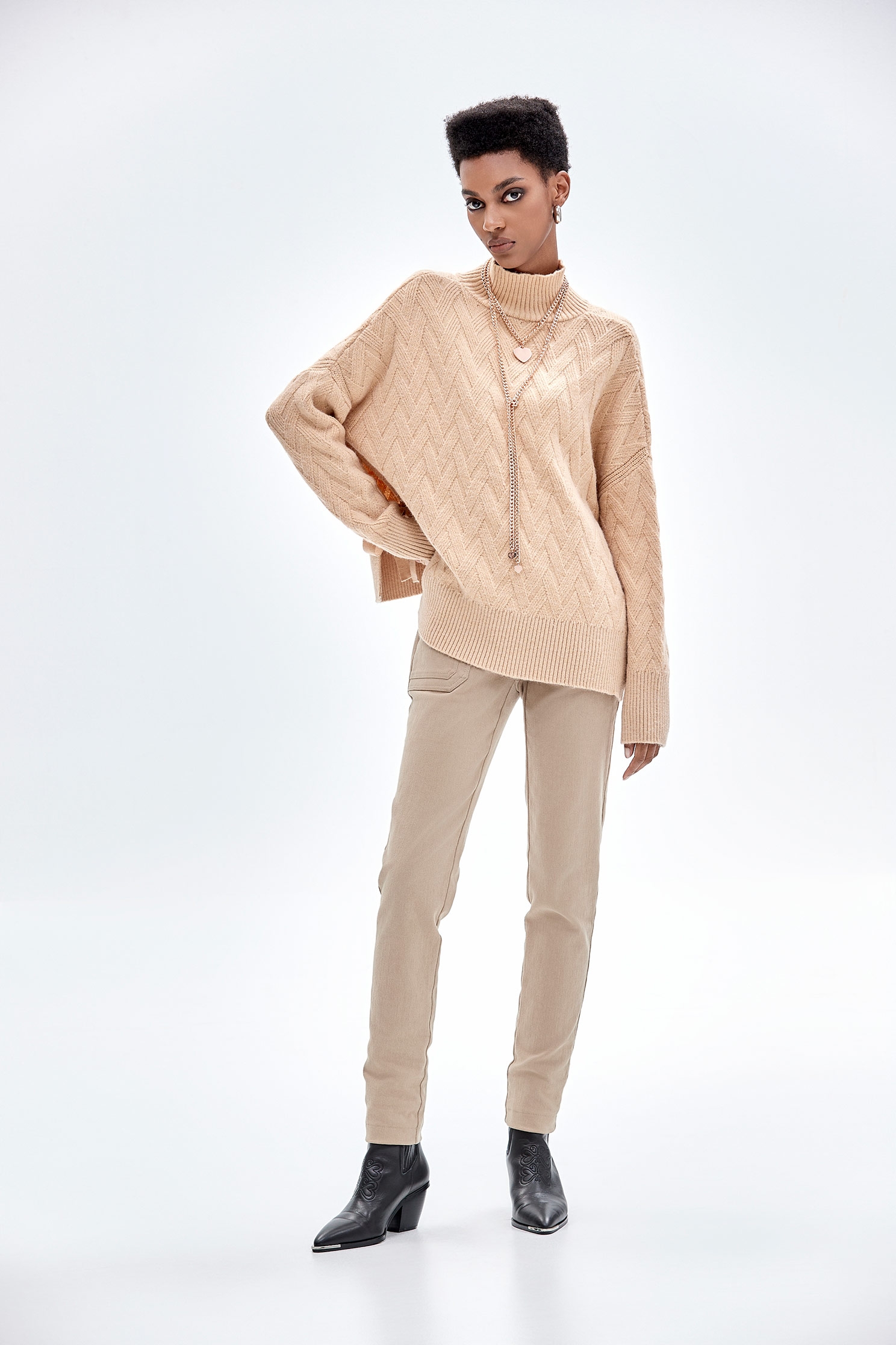 月見草色牛仔長褲月見草色牛仔長褲,牛仔,秋冬穿搭,窄管褲,褲子