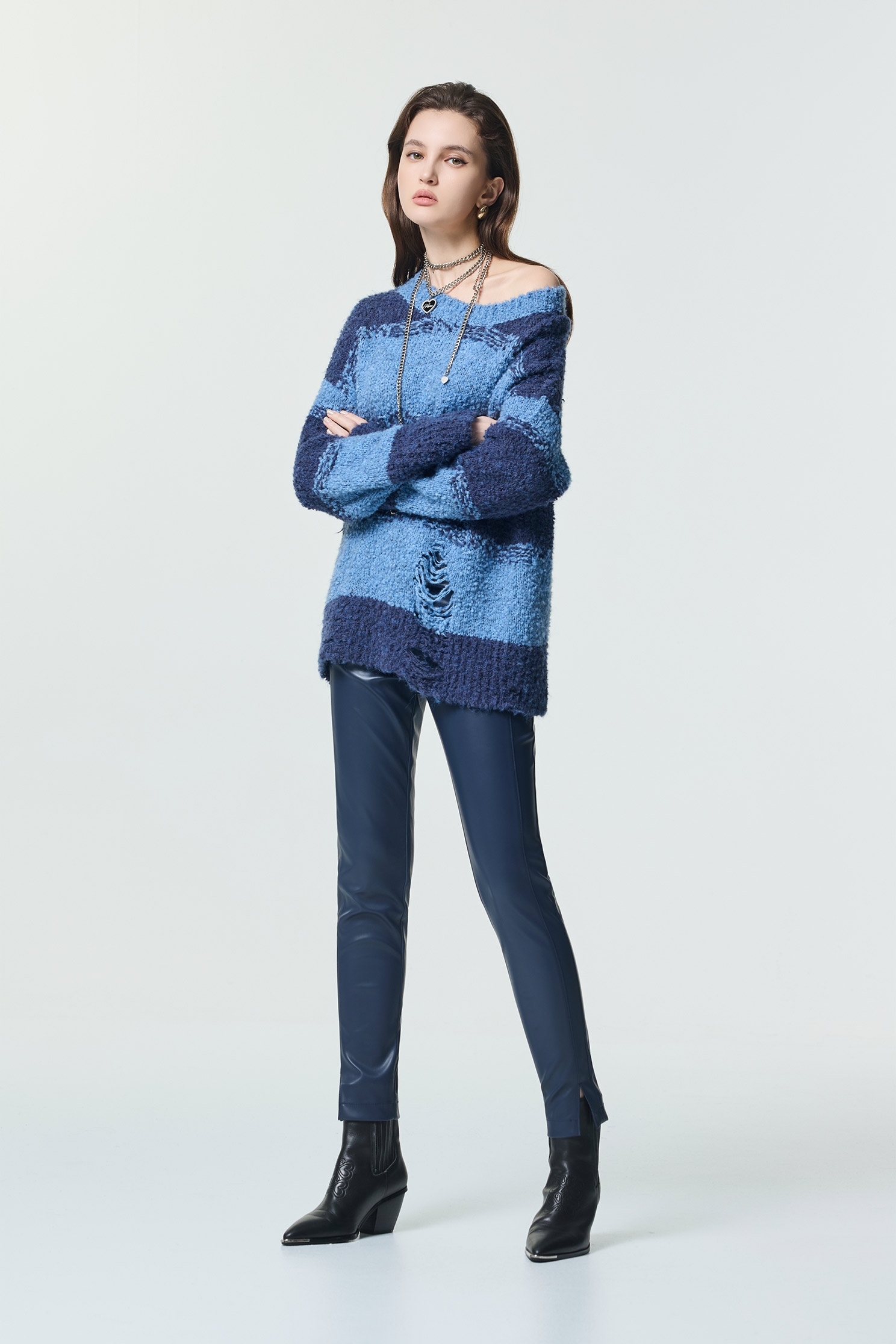 午夜藍仿皮革合身褲午夜藍仿皮革合身褲,皮革,秋冬穿搭,窄管褲,褲子