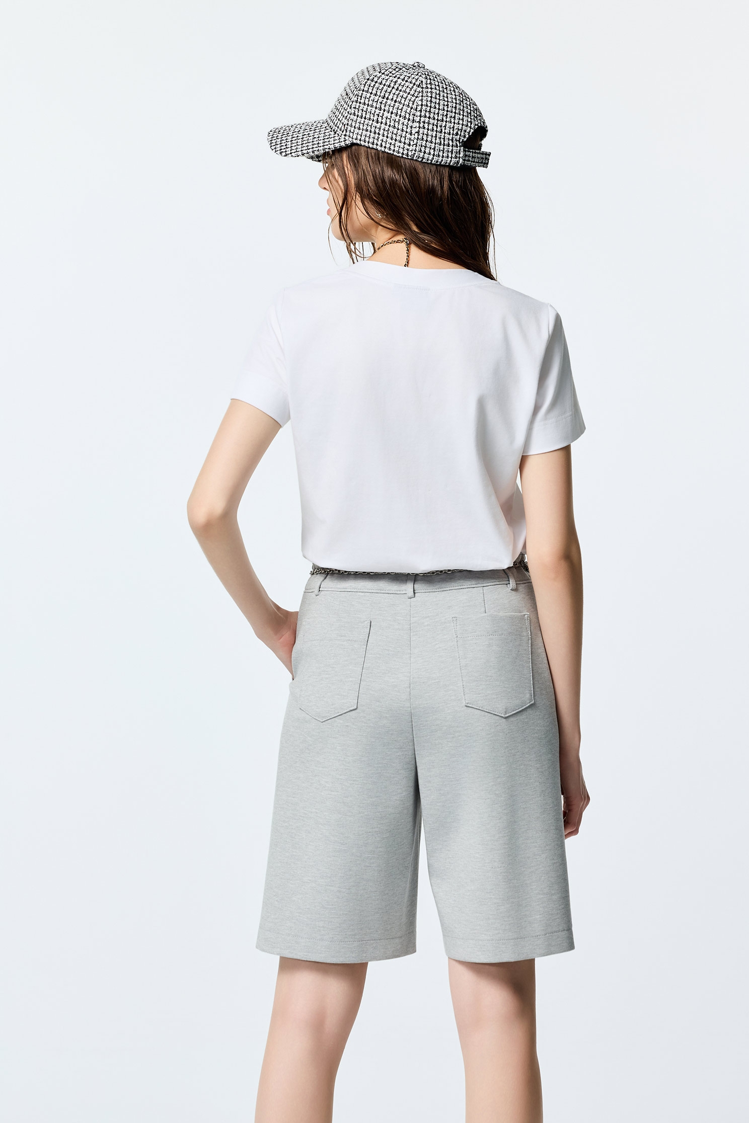 薄暮灰休閒風百慕達褲薄暮灰休閒風百慕達褲,短褲,秋冬穿搭,簡約穿搭,輕奢度假,輕奢渡假