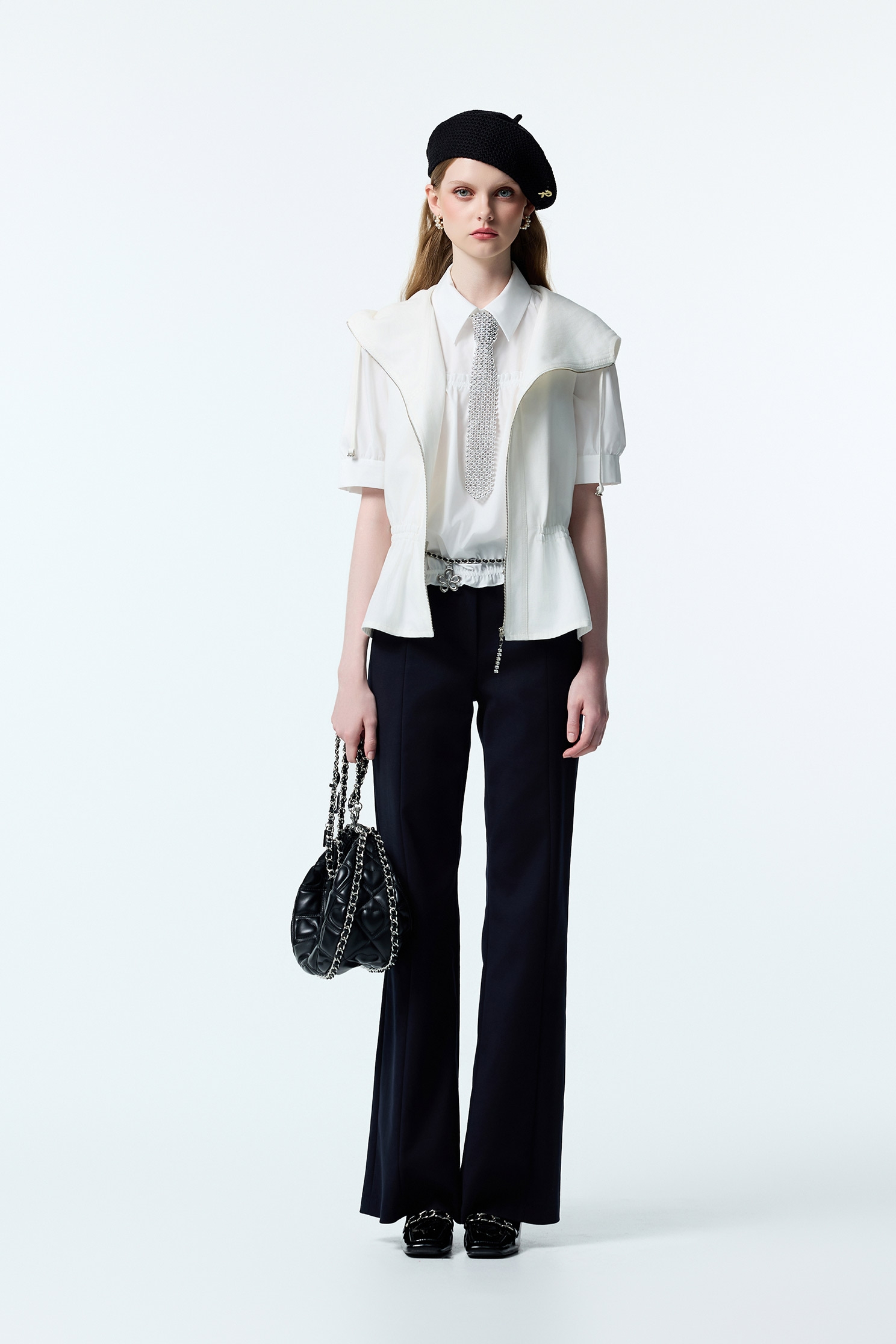 海軍藍鑲撞色邊長褲海軍藍鑲撞色邊長褲,上班OL穿搭,喇叭褲,秋冬穿搭,簡約穿搭,約會特輯,褲子,長褲