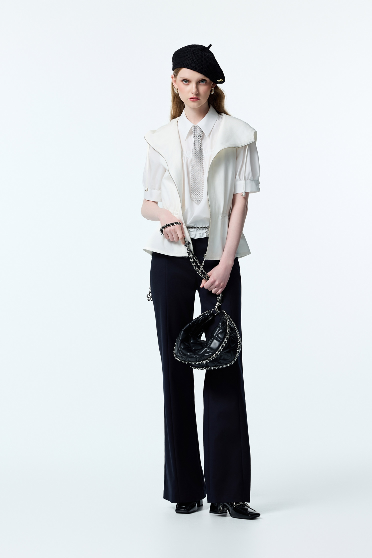 海軍藍鑲撞色邊長褲海軍藍鑲撞色邊長褲,上班OL穿搭,喇叭褲,秋冬穿搭,簡約穿搭,約會特輯,褲子,長褲