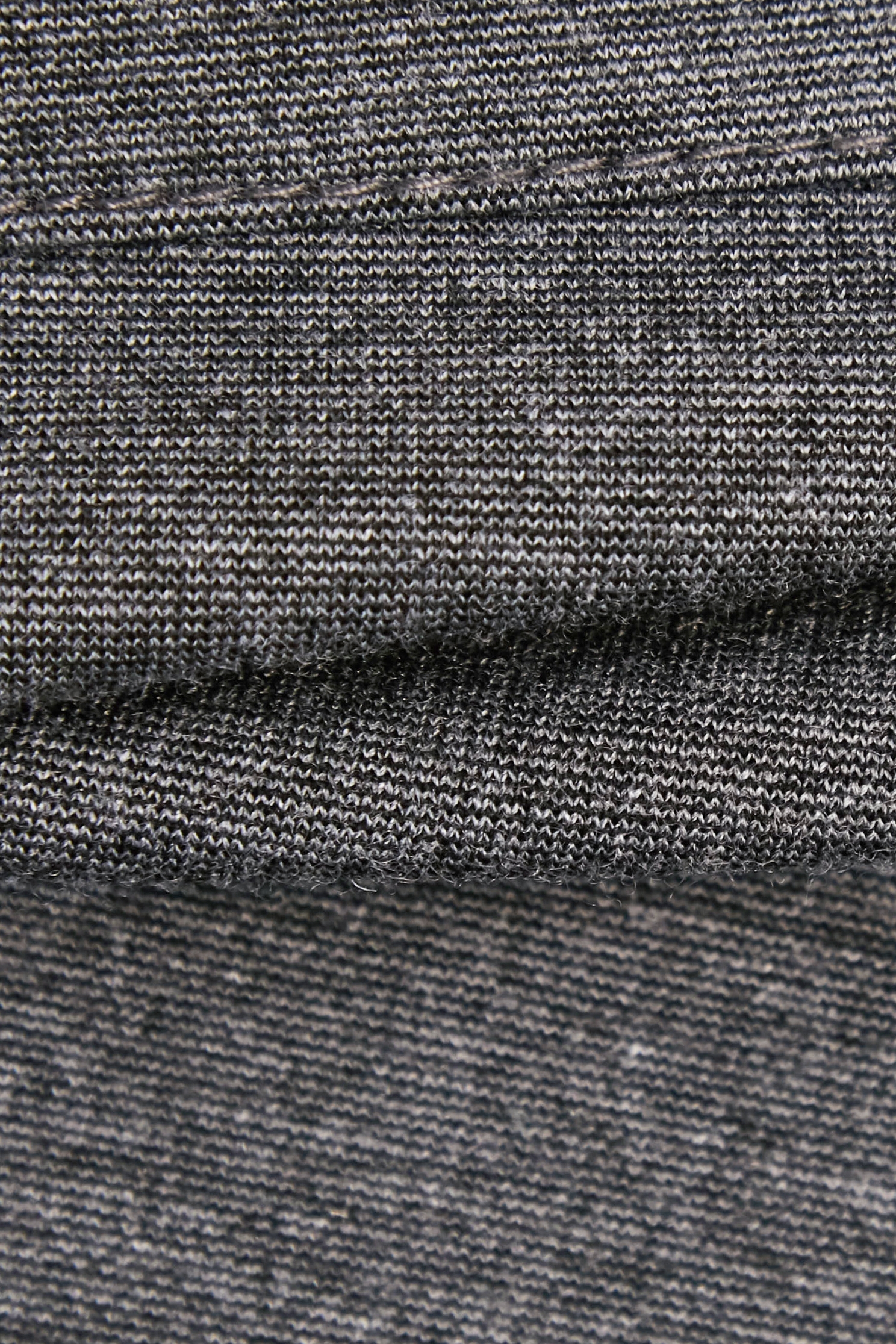 字母重影造型刺繡短褲字母重影造型刺繡短褲,上班OL穿搭,刺繡,短褲,秋冬穿搭,約會特輯