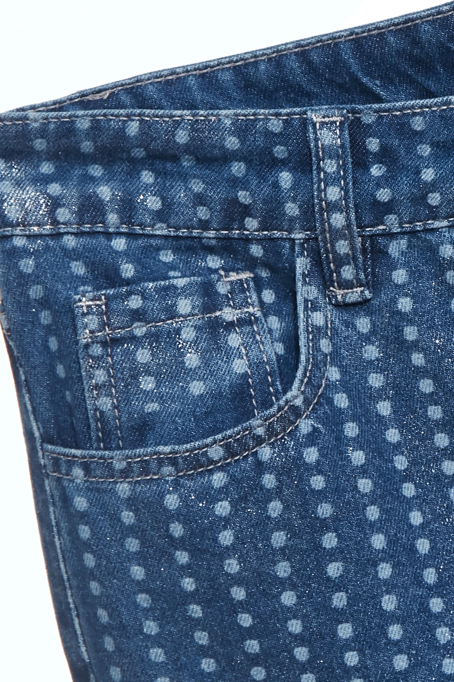 光澤感點點覆膜牛仔褲光澤感點點覆膜牛仔褲,丹寧,時髦成套搭配,波點,牛仔,牛仔褲,秋冬穿搭,約會特輯