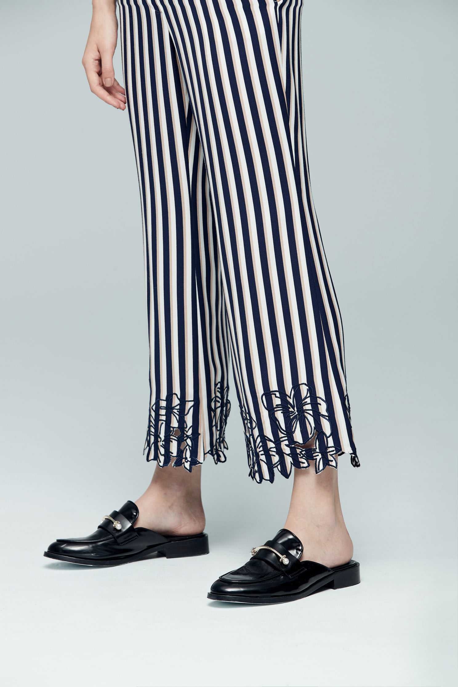 Color stripe design pants