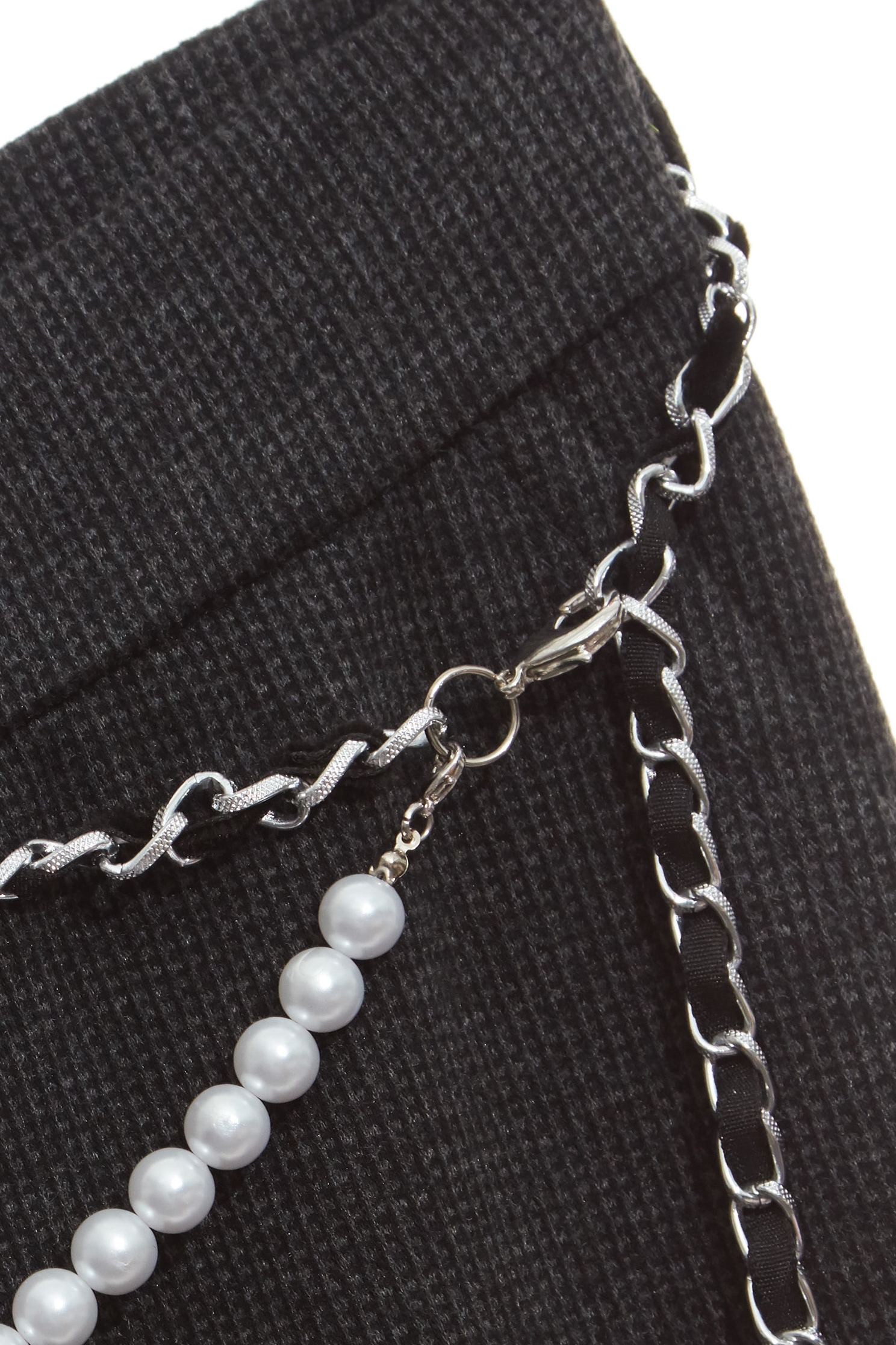 小香風珠鏈條錐形褲小香風珠鏈條錐形褲,小香風,春夏穿搭,珍珠,皮革,褲子