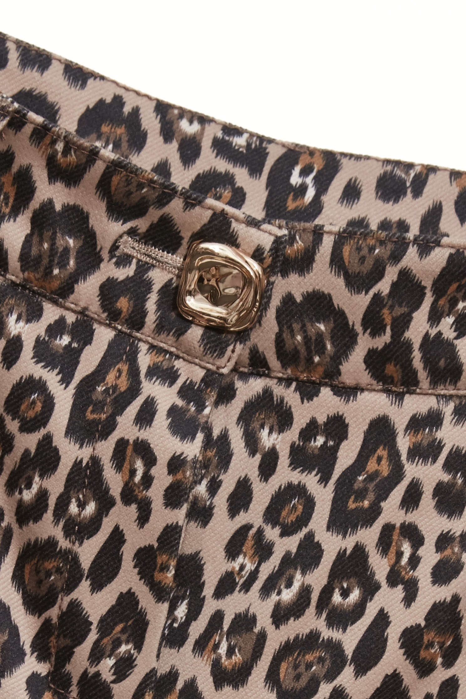 質樸焦糖色豹紋印花長褲質樸焦糖色豹紋印花長褲,上班OL穿搭,寬褲,時髦成套搭配,派對特輯,秋冬穿搭,褲子,長褲