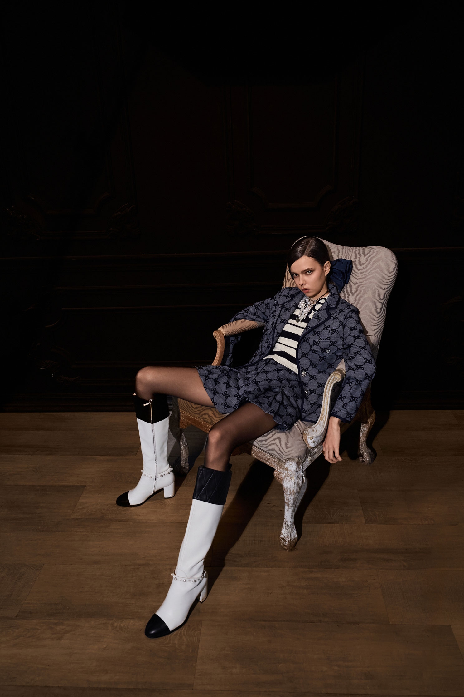 立體蝴蝶結紋理短褲立體蝴蝶結紋理短褲,上班OL穿搭,時髦成套搭配,短褲,秋冬穿搭,約會特輯,蝴蝶結,褲裙