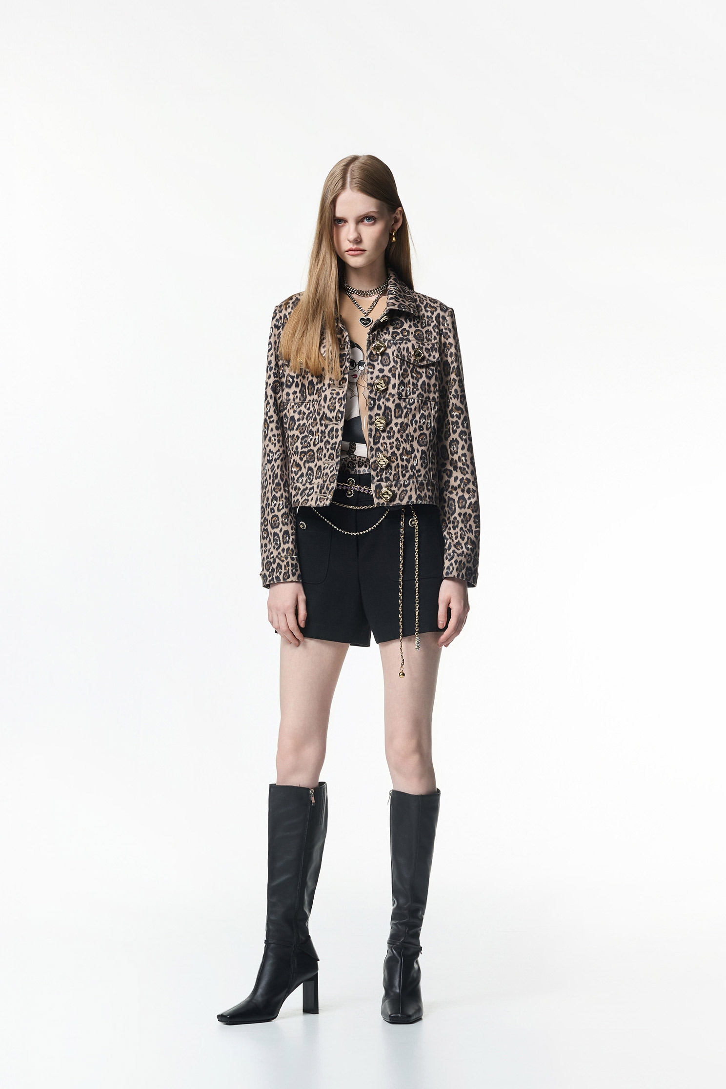 自帶小香風腰鍊短褲自帶小香風腰鍊短褲,上班OL穿搭,小香風,短褲,秋冬穿搭,約會特輯