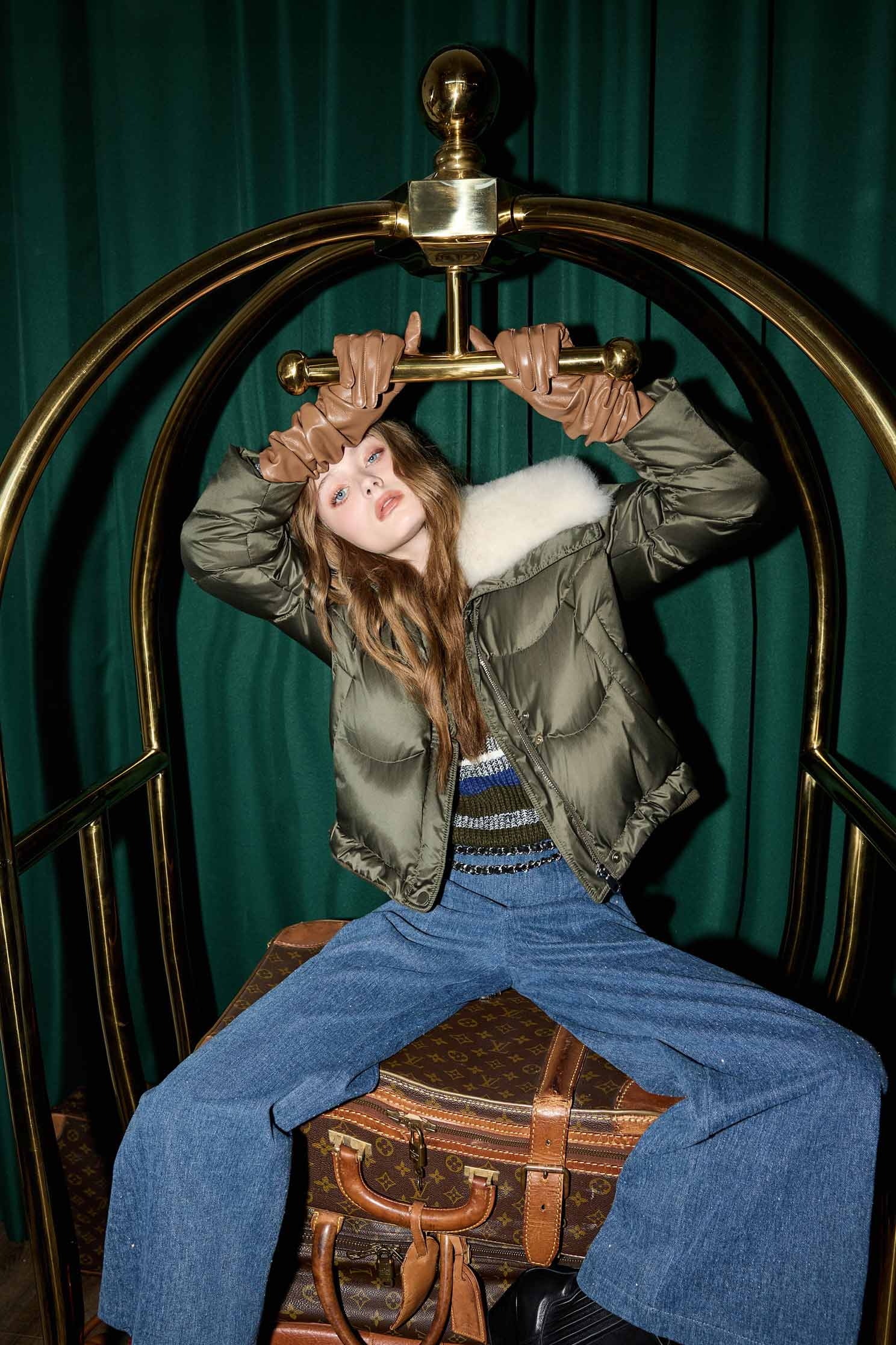 閃亮復古藍牛仔寬褲閃亮復古藍牛仔寬褲,丹寧,寬褲,牛仔,牛仔褲,秋冬穿搭,約會特輯,純棉,褲子