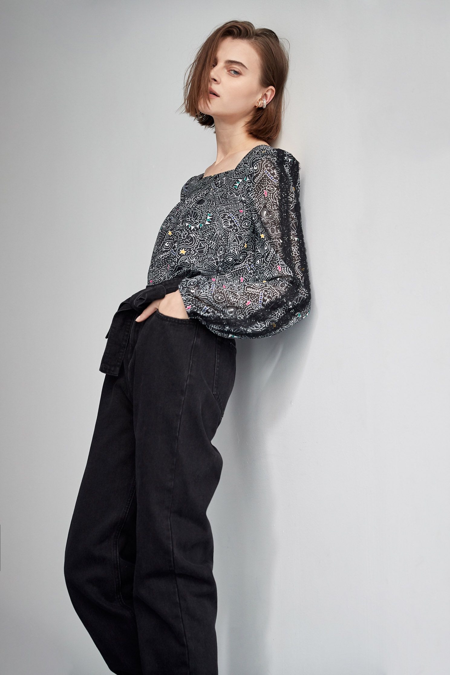 Back pocket embroidered with strap denim trousers,Tanning,embroidery,cowboy,Jeans,Women's denim trousers,embroidered,長褲,Black jeans,Black trousers