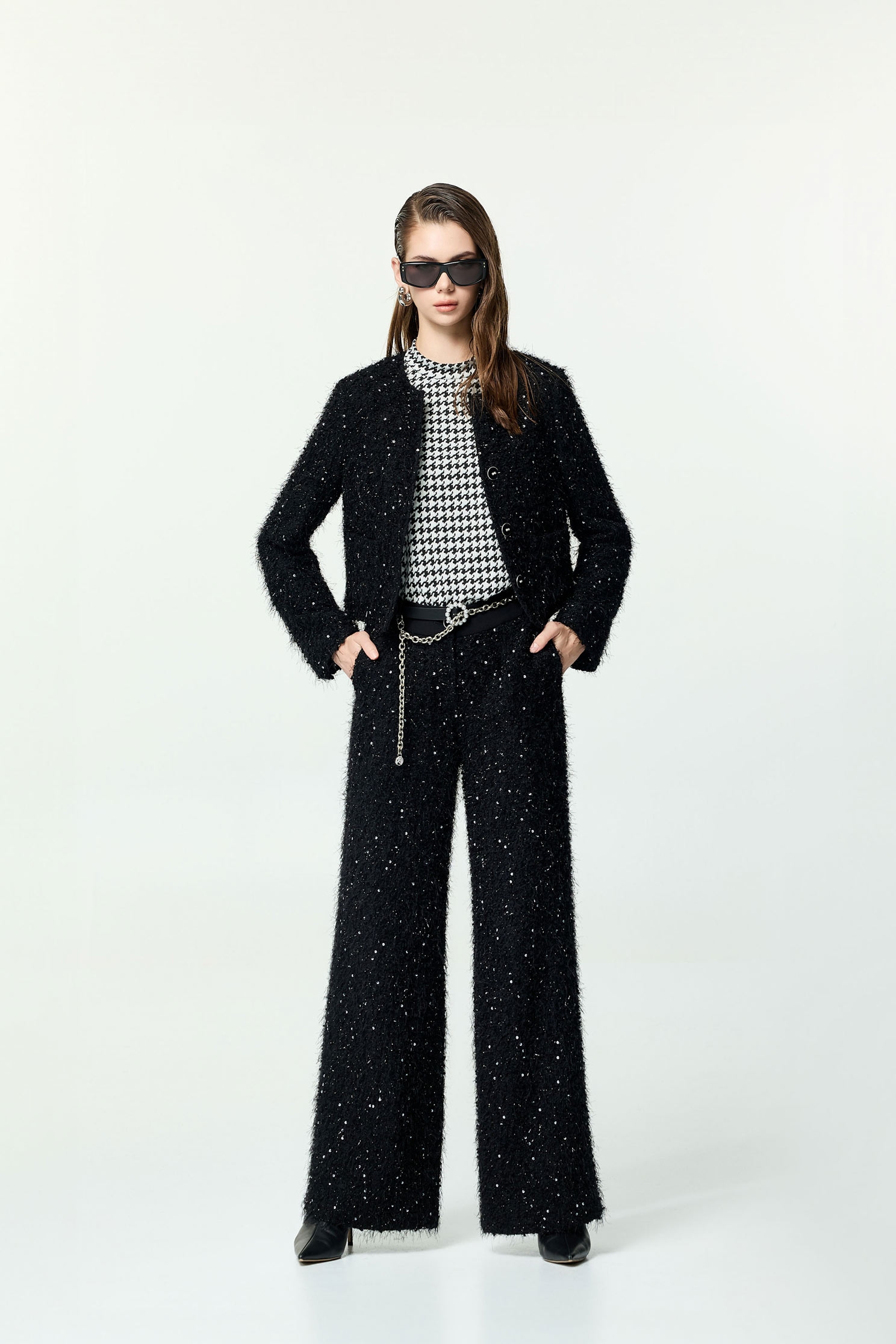 花呢崁亮片羽毛紗小香直筒褲花呢崁亮片羽毛紗小香直筒褲,上班OL穿搭,寬褲,時髦成套搭配,派對特輯,秋冬穿搭,褲子,黑色褲子