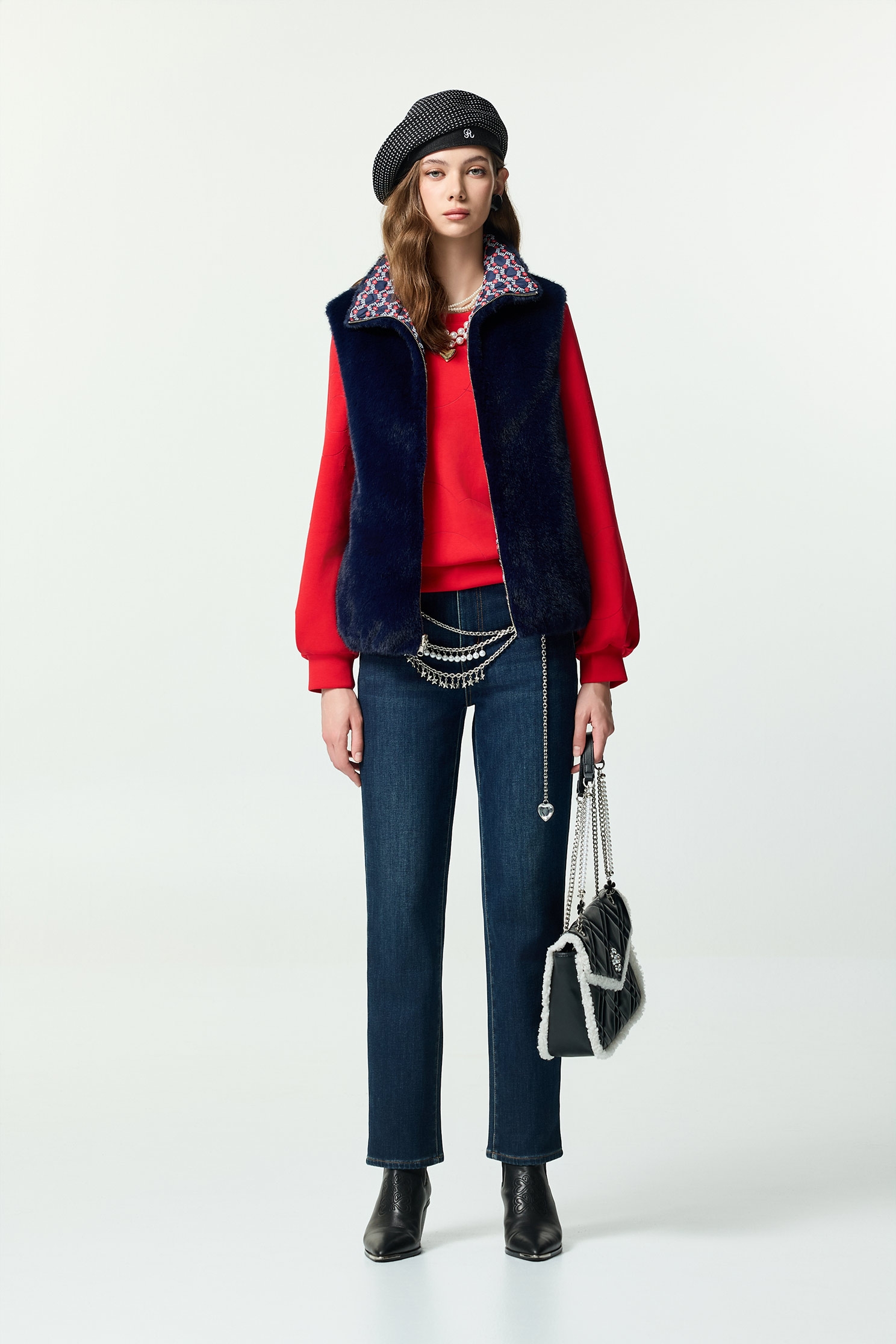 五彩鑽飾口袋牛仔合身褲五彩鑽飾口袋牛仔合身褲,上班OL穿搭,丹寧,牛仔,牛仔褲,秋冬穿搭,窄管褲,約會特輯,褲子