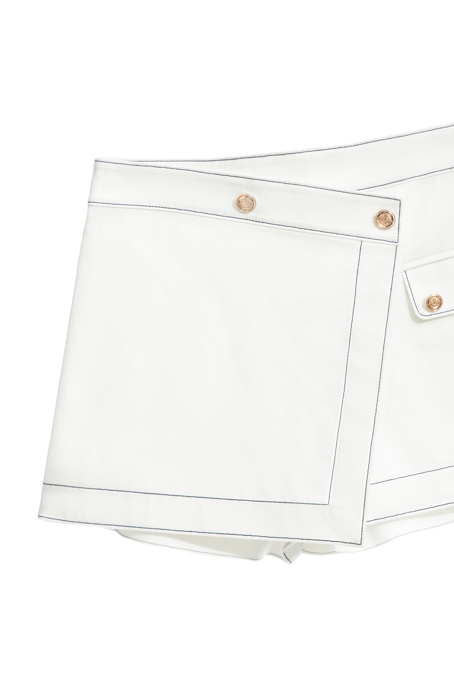 跳色收邊活片短褲跳色收邊活片短褲,刺繡,春夏穿搭,白色短褲,白色褲子,褲子,褲裙