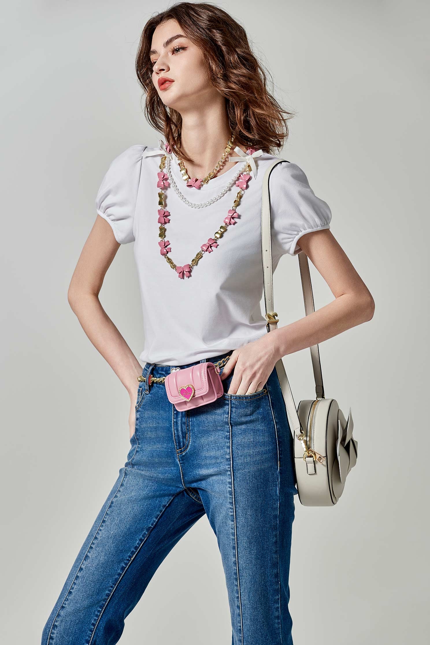 綴花瓣花腰帶牛仔長褲綴花瓣花腰帶牛仔長褲,春夏穿搭,牛仔,牛仔褲,珍珠,褲子