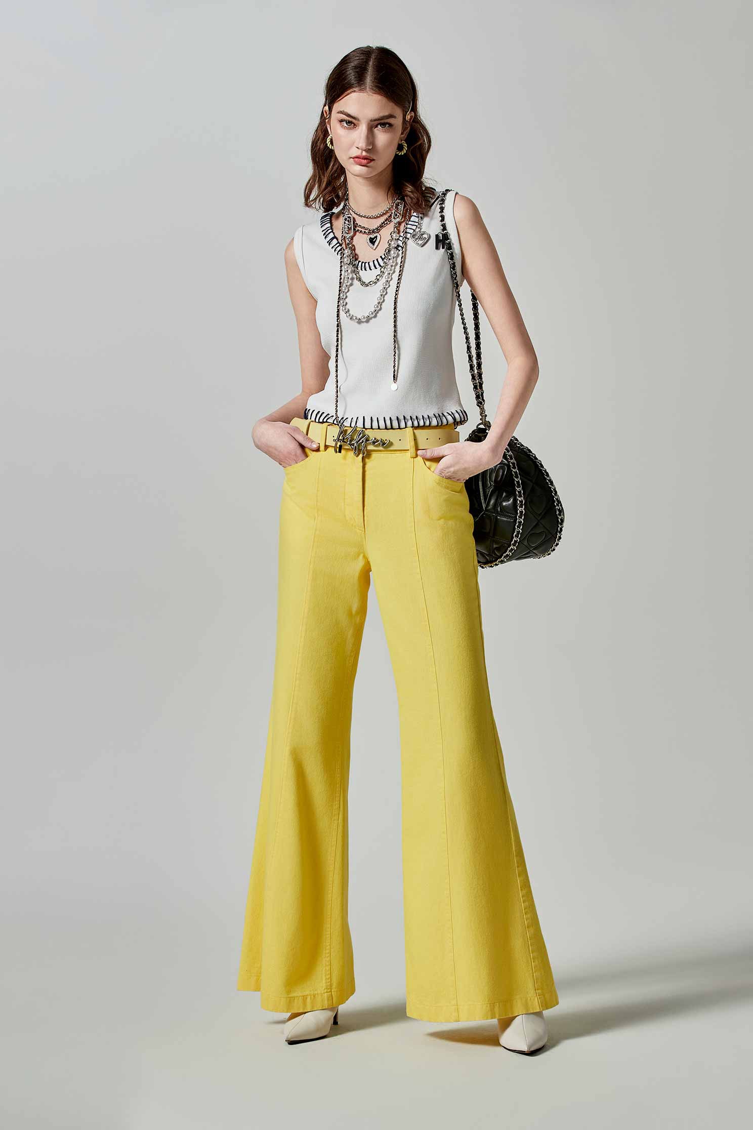 香蕉黃牛仔喇叭褲香蕉黃牛仔喇叭褲,春夏穿搭,牛仔,牛仔褲,牛仔長褲,褲子