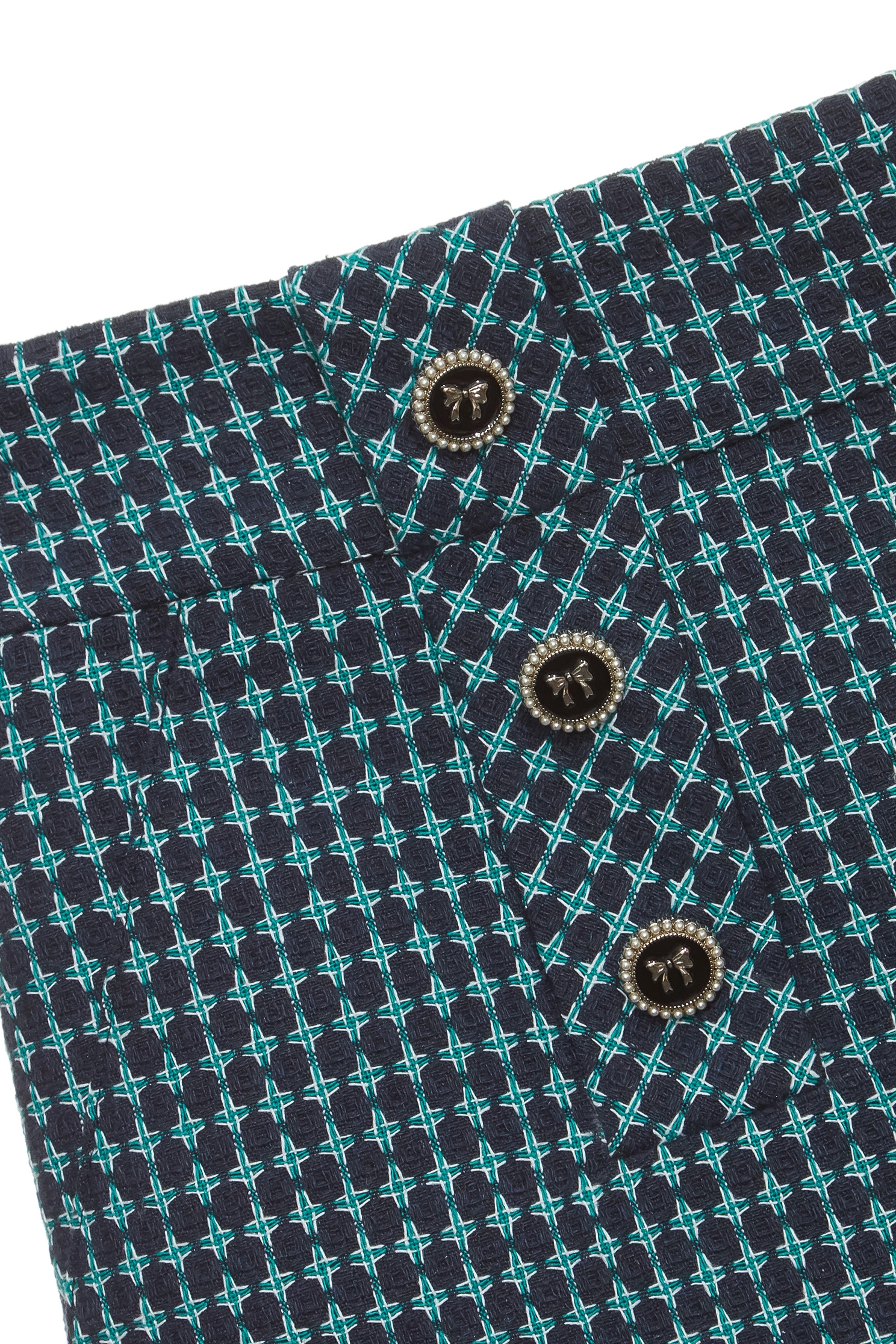 崁冰綠色格紋短褲崁冰綠色格紋短褲,上班OL穿搭,春夏穿搭,時髦成套搭配,格紋,短褲,約會特輯,褲子