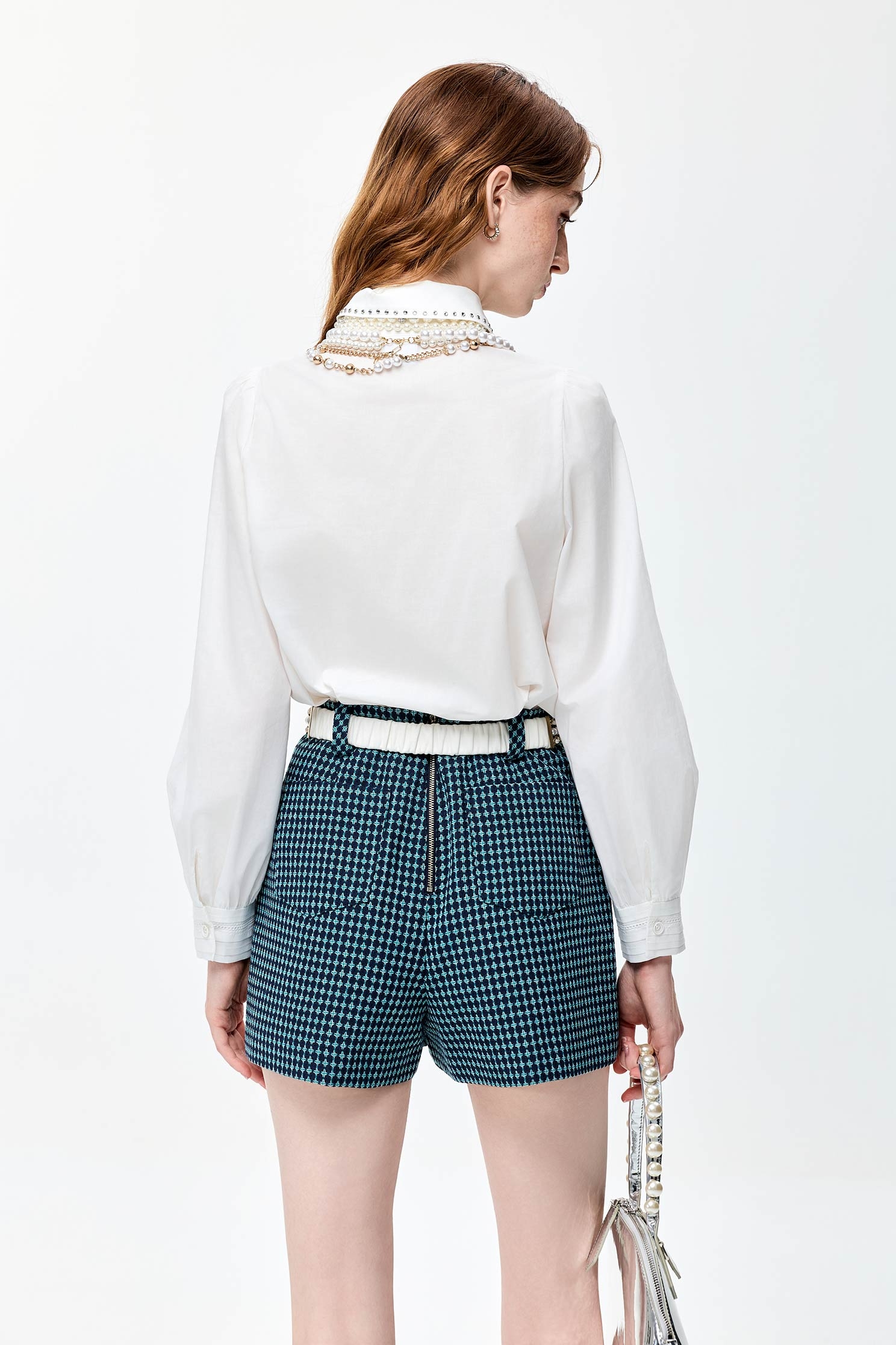 崁冰綠色格紋短褲崁冰綠色格紋短褲,上班OL穿搭,春夏穿搭,時髦成套搭配,格紋,短褲,約會特輯,褲子