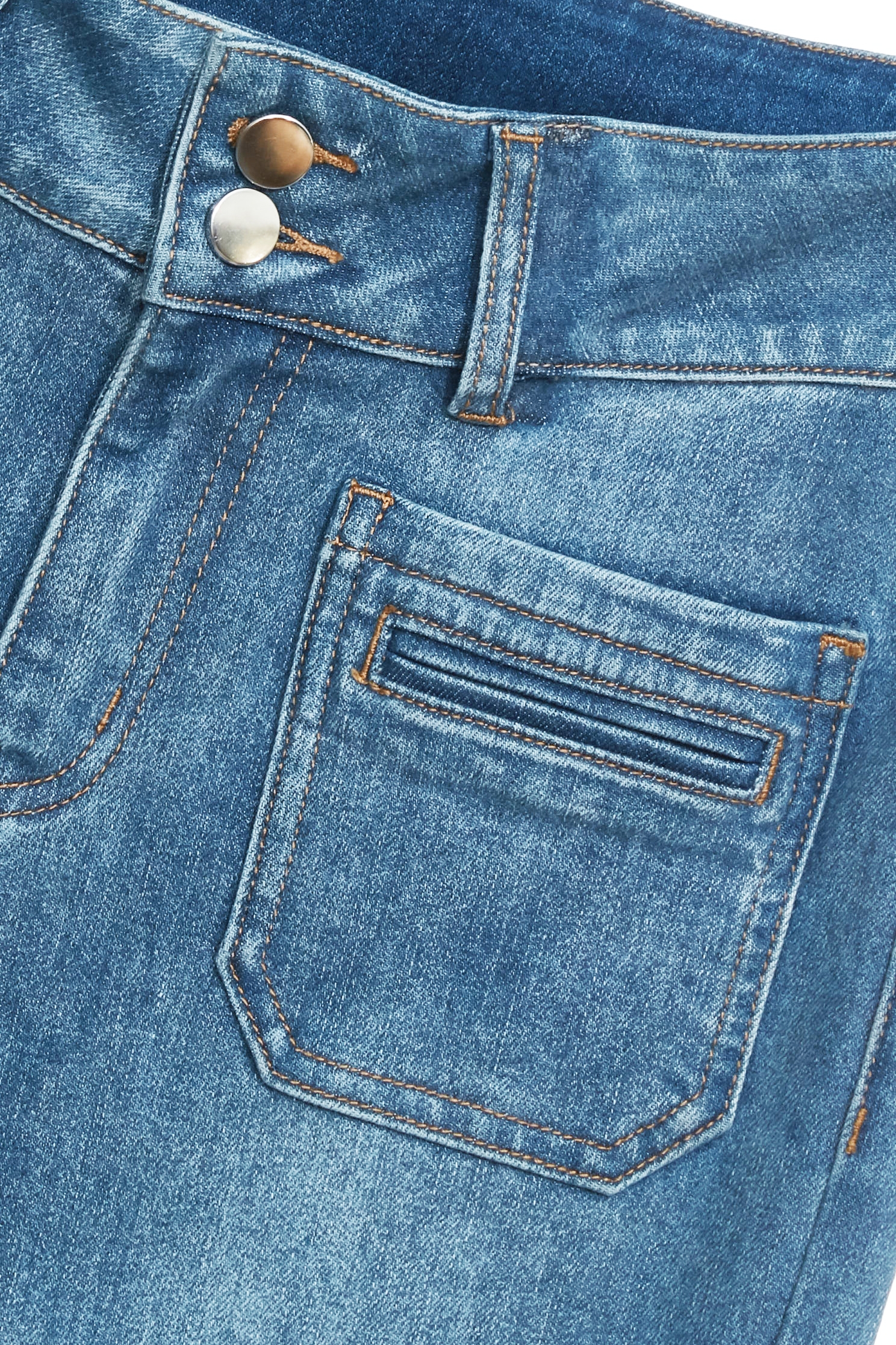 牛仔藍貼口袋開岔喇叭褲牛仔藍貼口袋開岔喇叭褲,喇叭褲,春夏穿搭,牛仔,牛仔褲,約會特輯,褲子