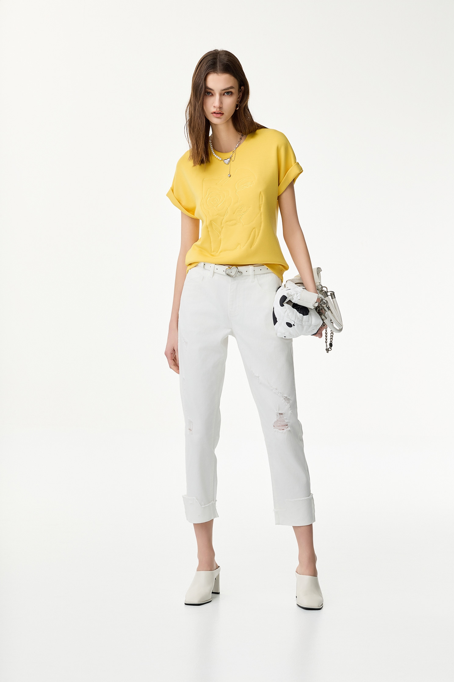 奶白色刷破設計反摺牛仔褲奶白色刷破設計反摺牛仔褲,上班OL穿搭,春夏穿搭,牛仔,牛仔褲,白色褲子,純棉