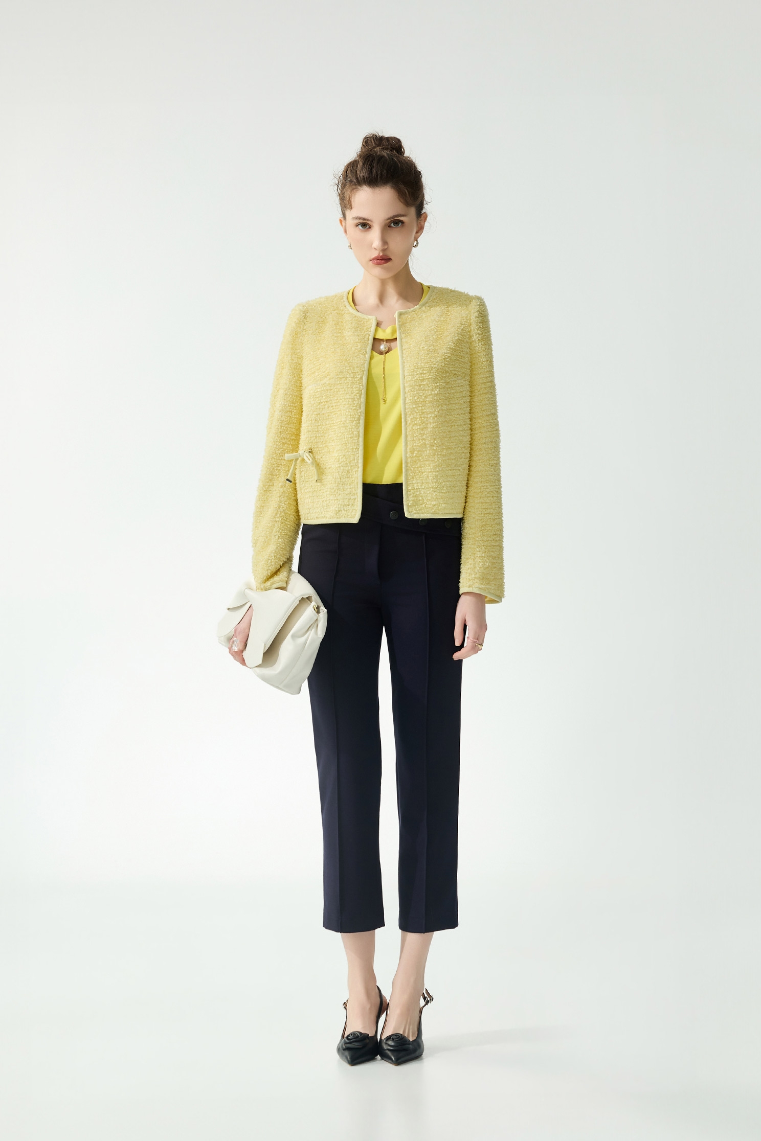 造型腰頭海軍藍合身褲造型腰頭海軍藍合身褲,上班OL穿搭,春夏穿搭,窄管褲,腰帶,褲子,長褲