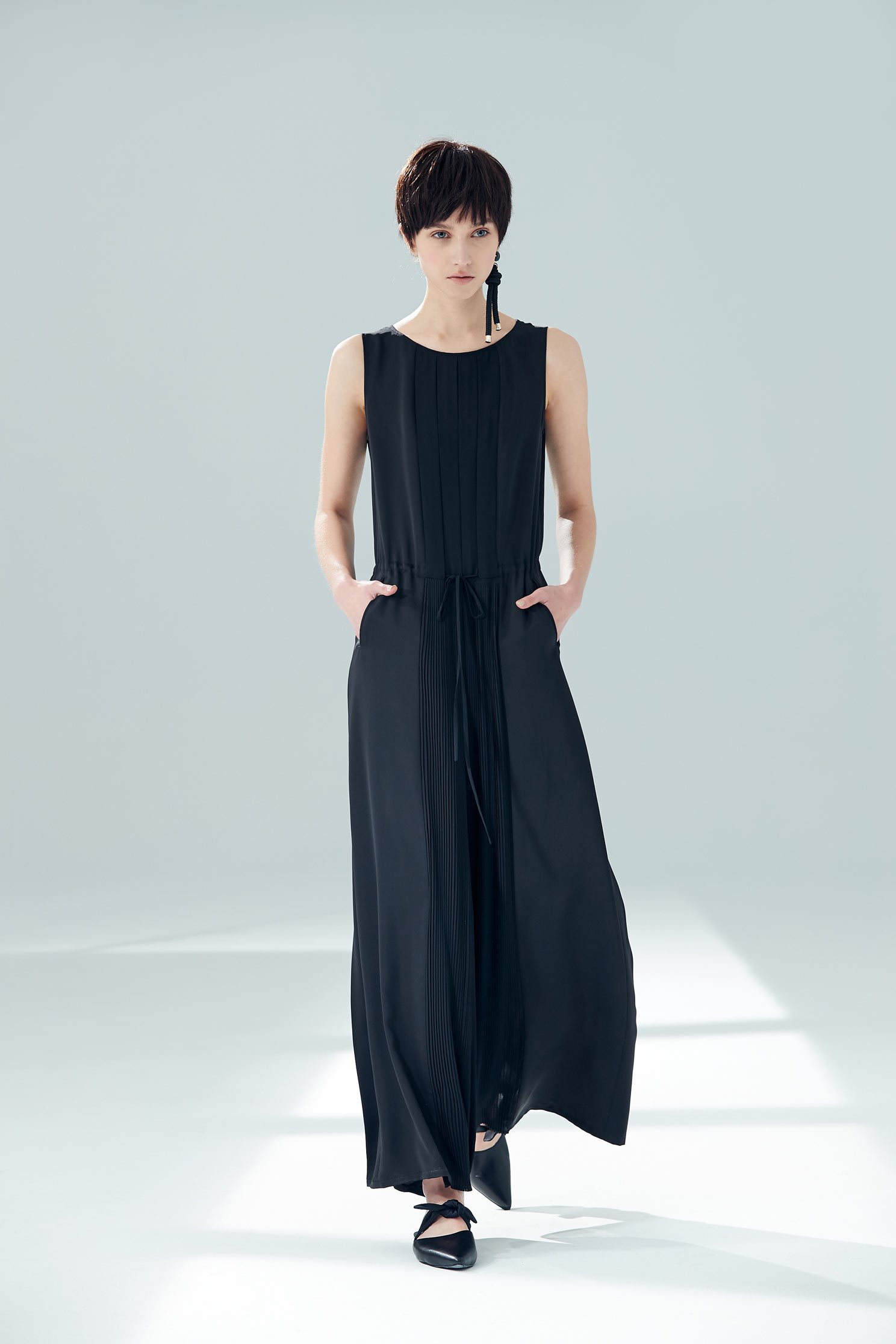 Folding trousers,culottespants,pants,jumpsuit,pants,blacktrousers
