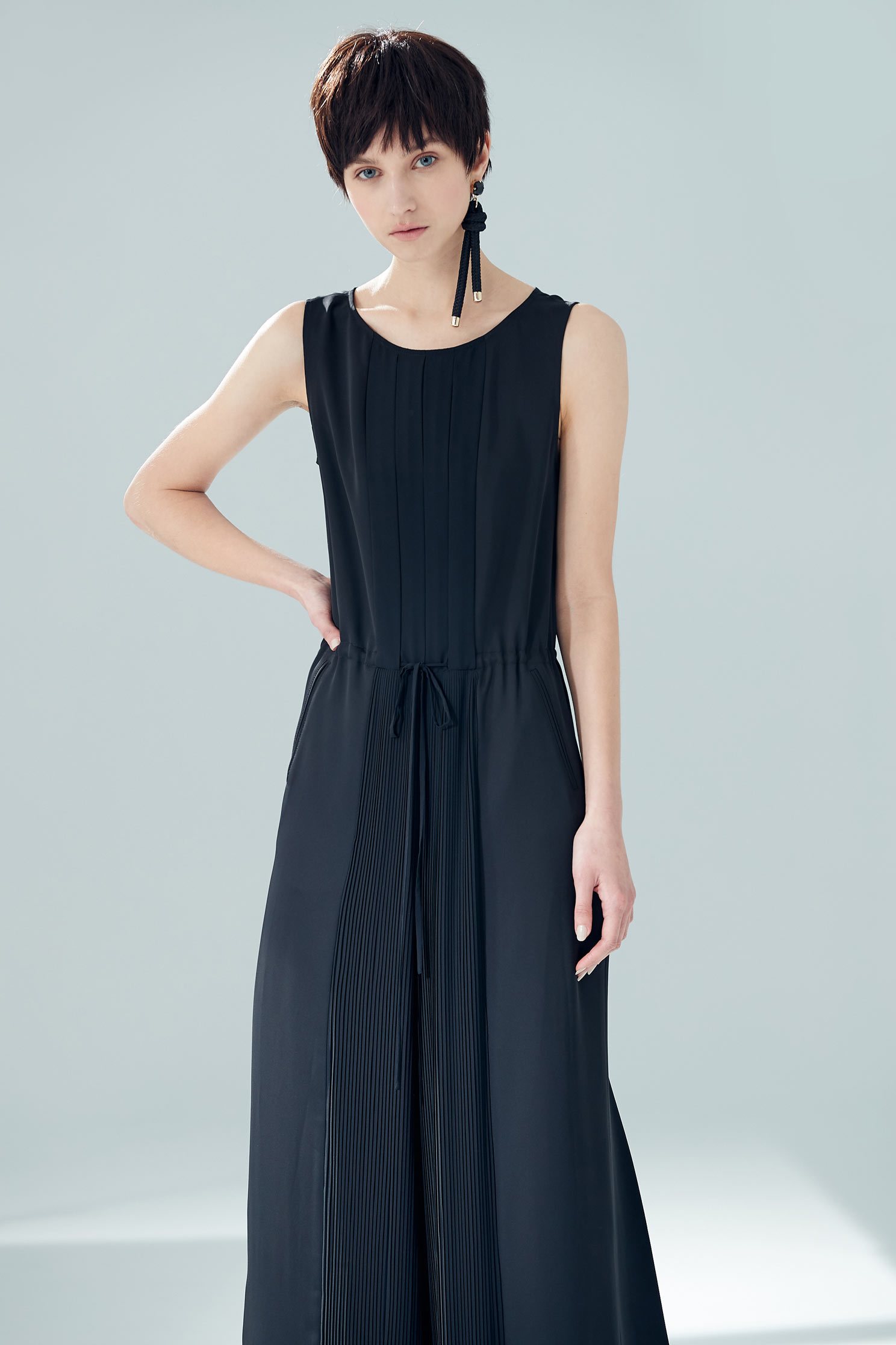 Folding trousers,culottespants,pants,jumpsuit,pants,blacktrousers