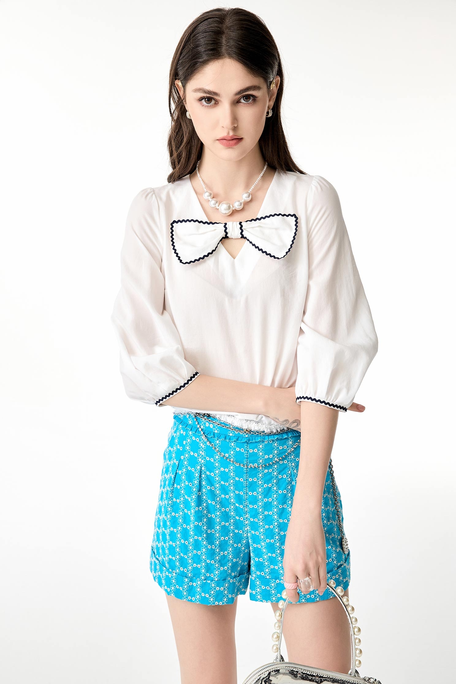 水生藍刺繡短褲水生藍刺繡短褲,刺繡,春夏穿搭,短褲,荷葉