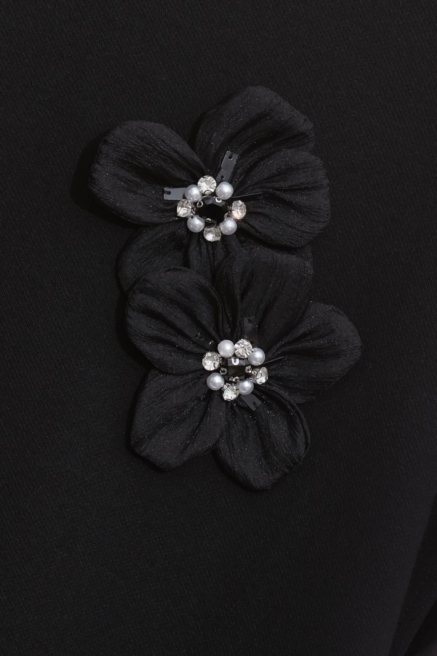 黑白異材荷葉俏麗短洋裝黑白異材荷葉俏麗短洋裝,一般洋裝,春夏穿搭,荷葉,黑色洋裝