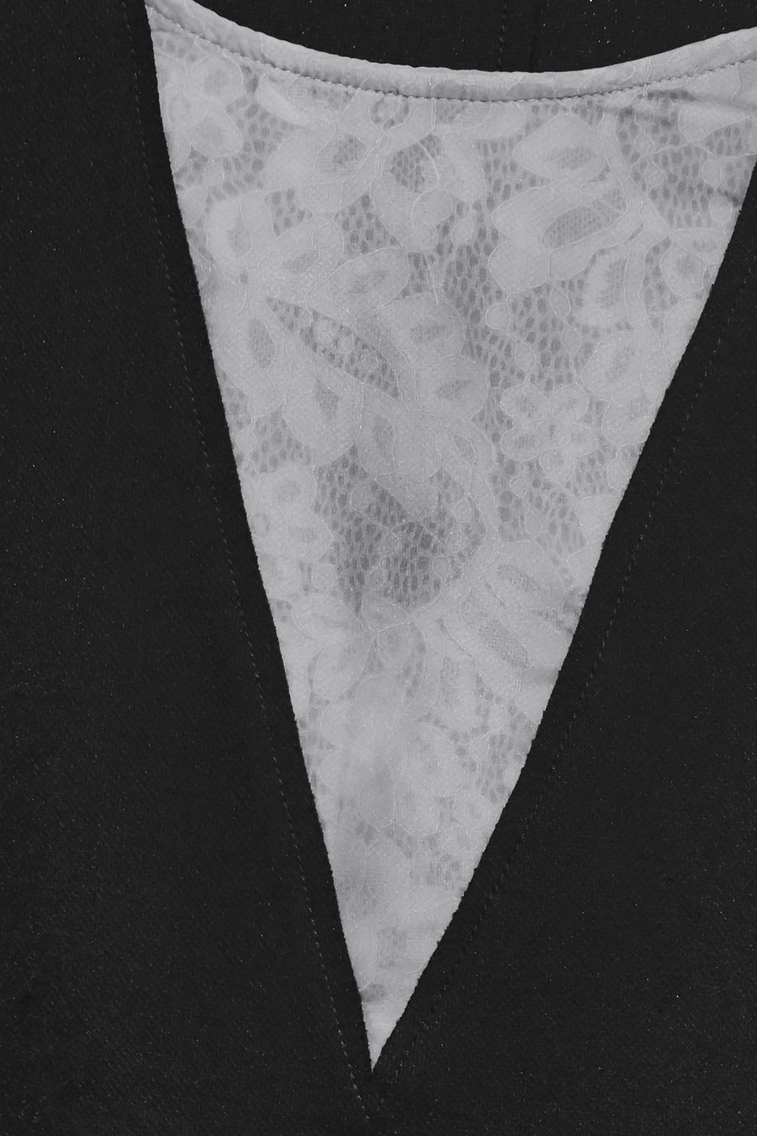 黑灰假兩件式長洋裝黑灰假兩件式長洋裝,一般洋裝,春夏穿搭,洋裝特輯,短袖洋裝,蕾絲,長洋裝,黑色洋裝