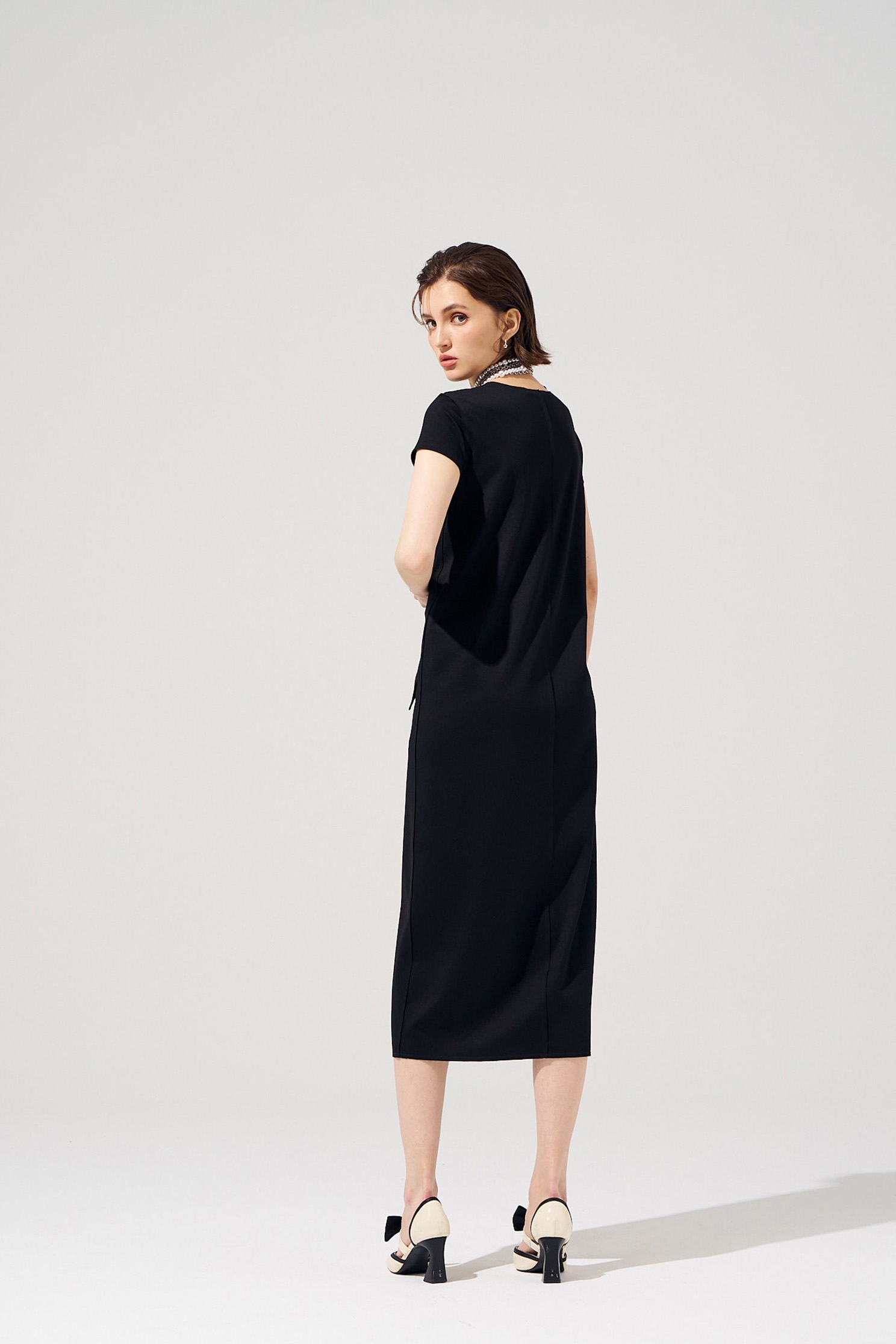 黑灰假兩件式長洋裝黑灰假兩件式長洋裝,一般洋裝,春夏穿搭,洋裝特輯,短袖洋裝,蕾絲,長洋裝,黑色洋裝