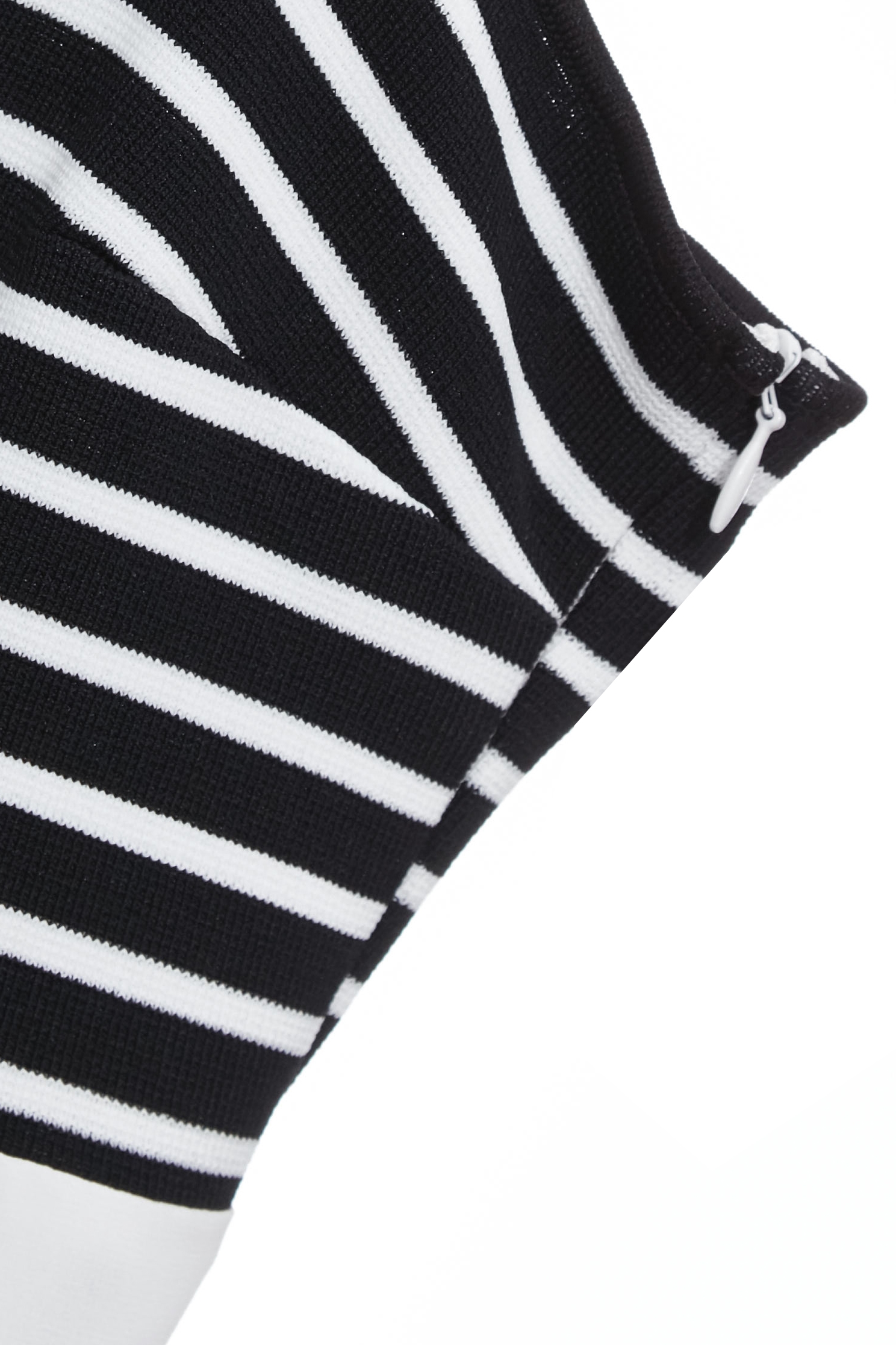 黑白直條雪紡女神長洋裝黑白直條雪紡女神長洋裝,一般洋裝,春夏穿搭,條紋,針織,雪紡,黑色洋裝