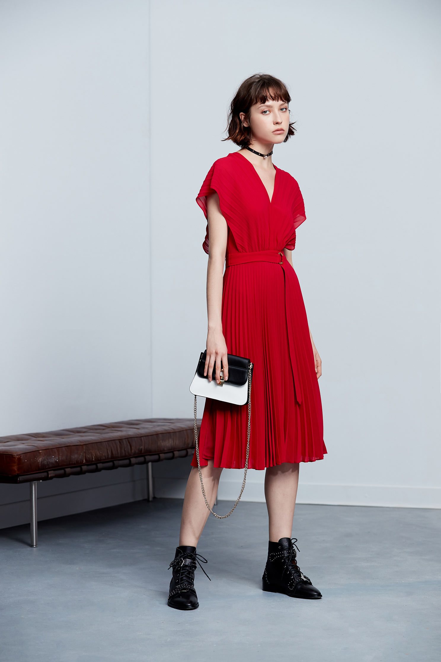 .,v-neckdress,dress,pleats,pleatedskirt,shortsleevedress