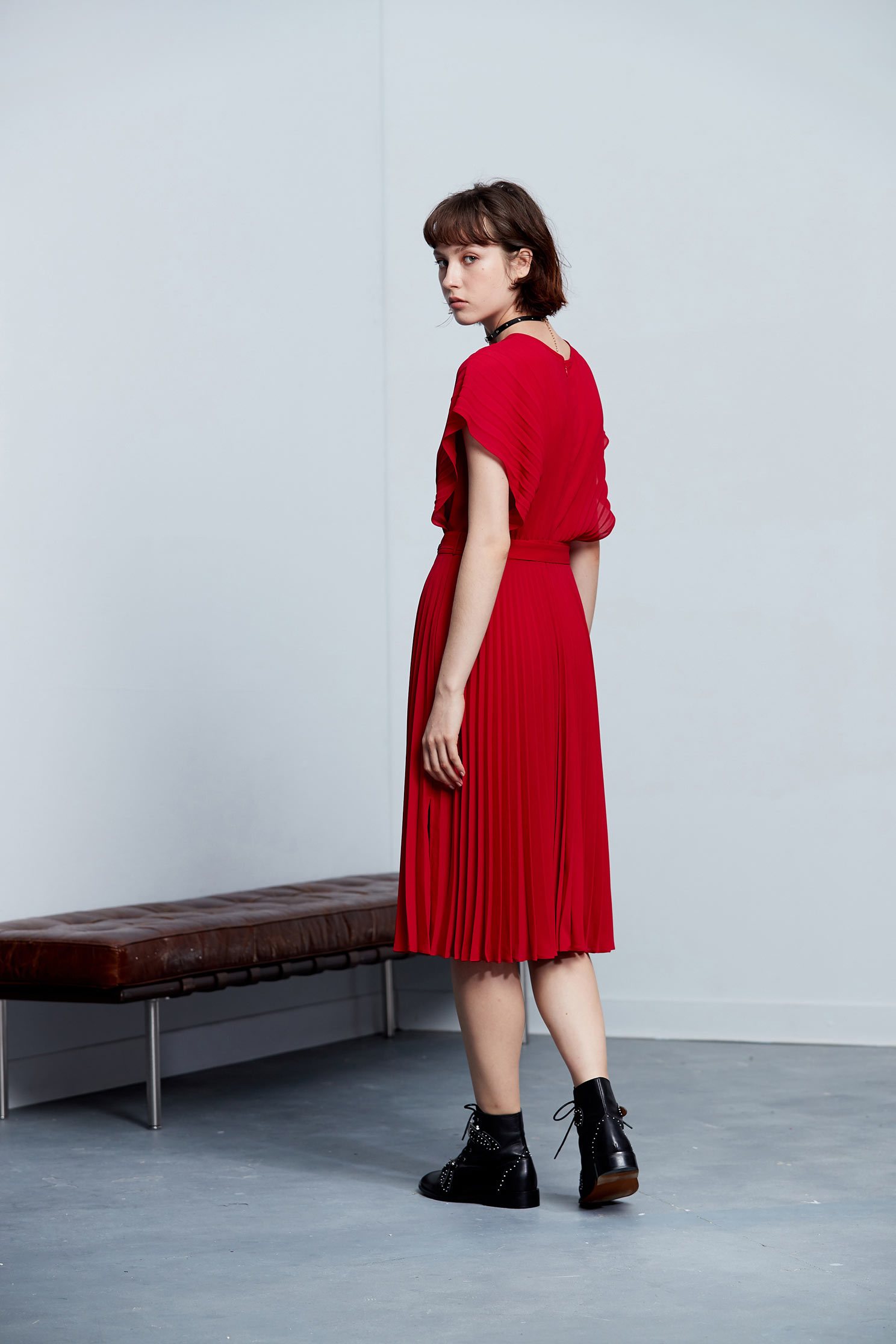 .,v-neckdress,dress,pleats,pleatedskirt,shortsleevedress