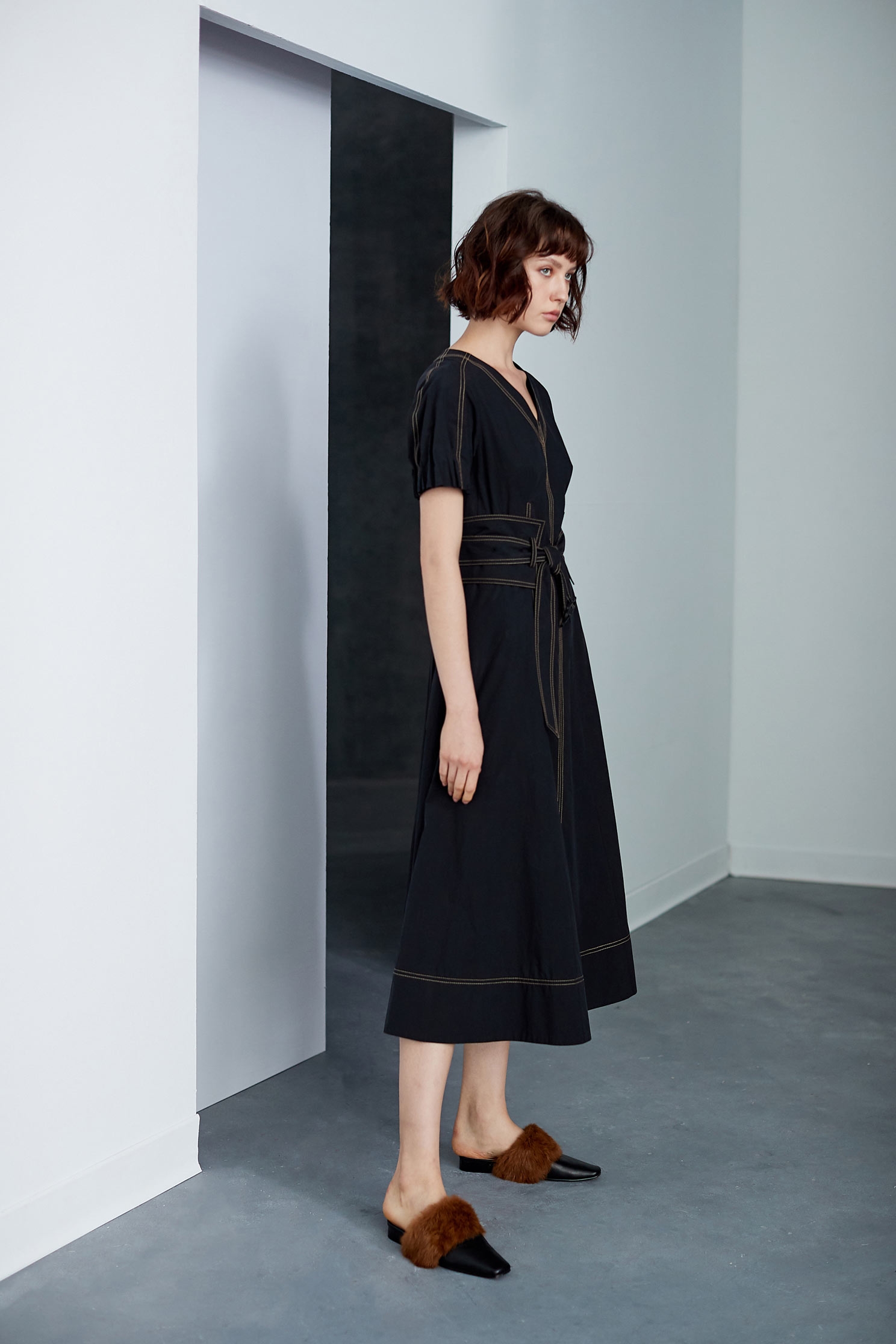 V-neck strap classic dress,Dress,Casual dress,Black dress