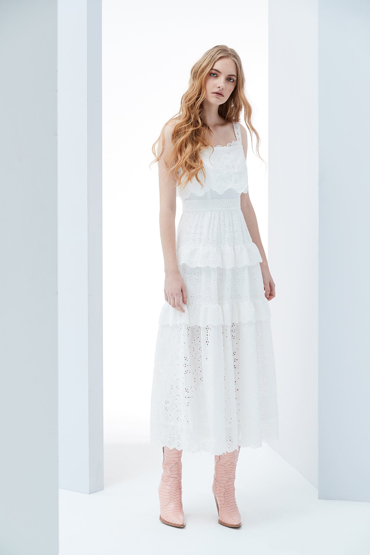 Layered woman fashion thin shoulder strap dress,embroidery,embroiderddress,cocktaildress,sleevelessdress,whitedress,spaghettistrap,spaghettistrapdress,embroidered,lace,lacedress