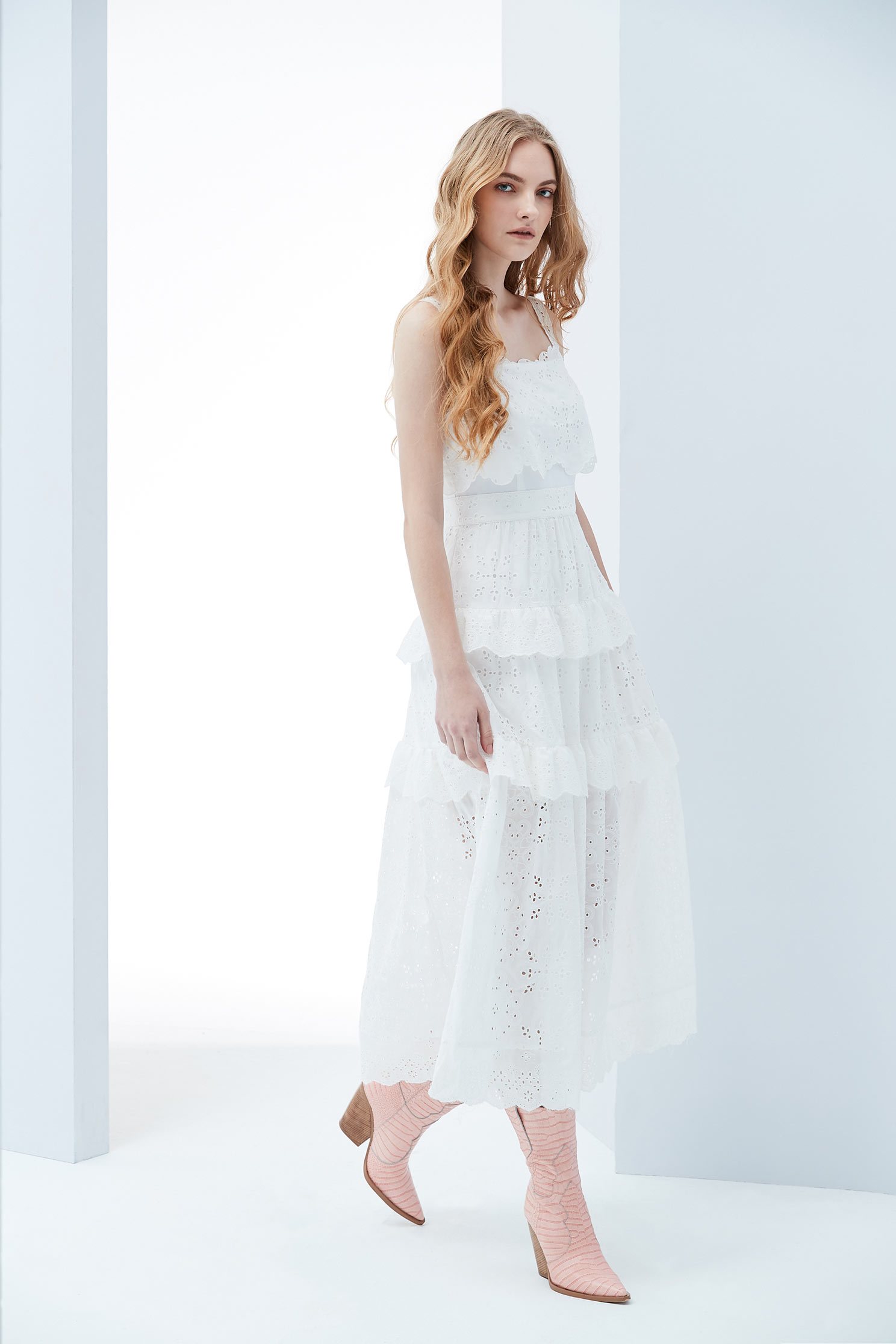 Layered woman fashion thin shoulder strap dress,embroidery,embroiderddress,cocktaildress,sleevelessdress,whitedress,spaghettistrap,spaghettistrapdress,embroidered,lace,lacedress